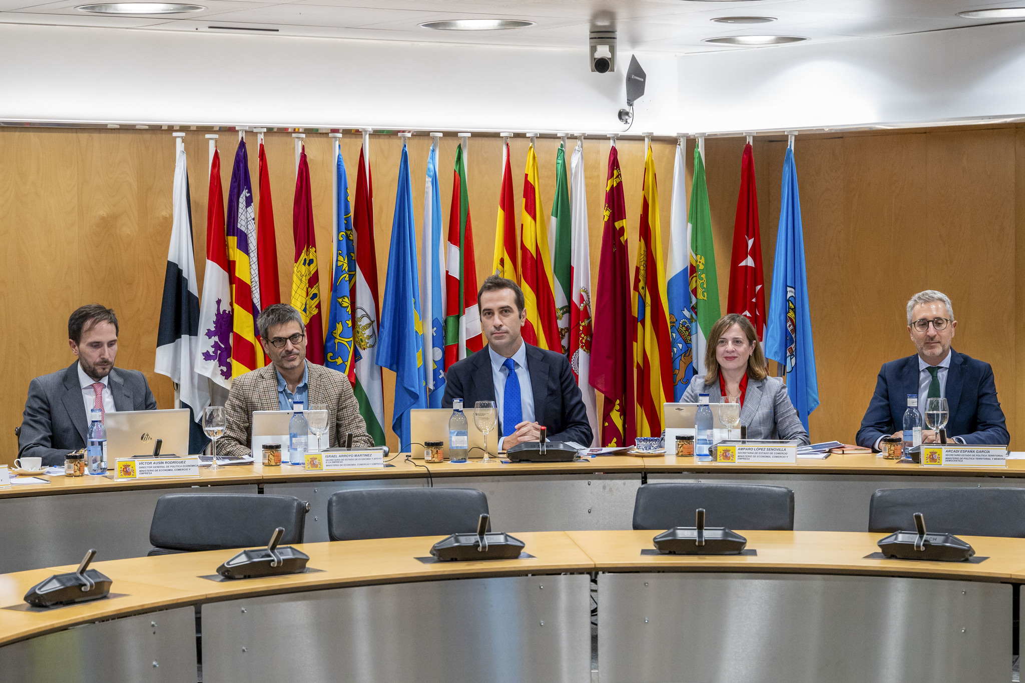 Cuerpo arranca por cinco sectores la unificación de licencias autonómicas para empresas