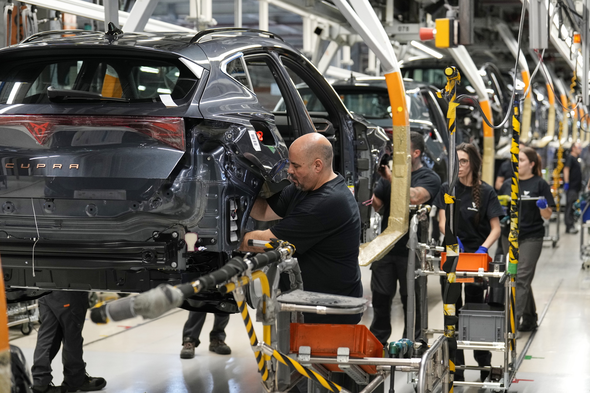 La facturación de la industria sube un 5% y la de los servicios se dispara un 6,5% en julio