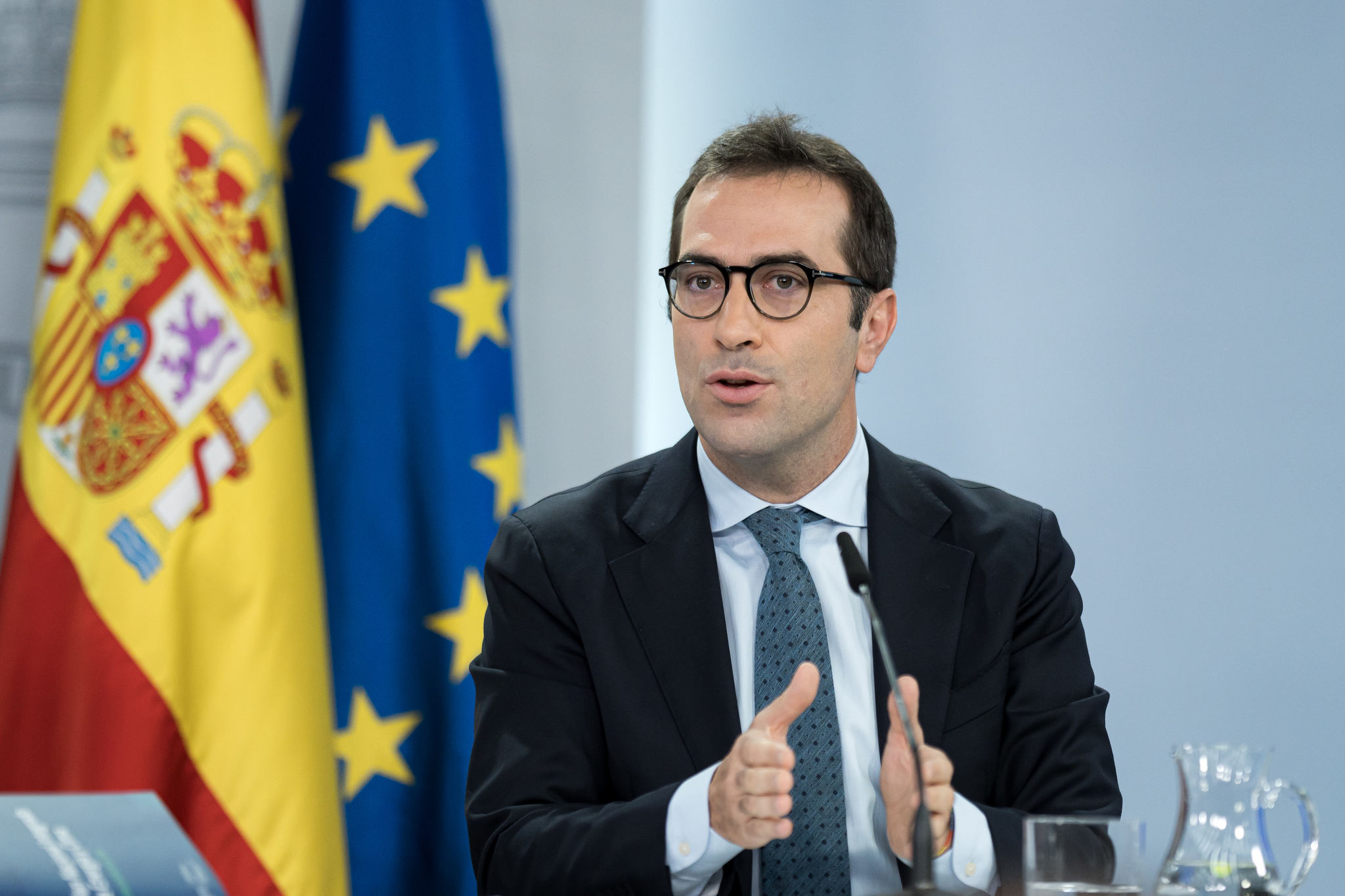 El Gobierno eleva las previsiones de crecimiento de PIB pero modera las de empleo