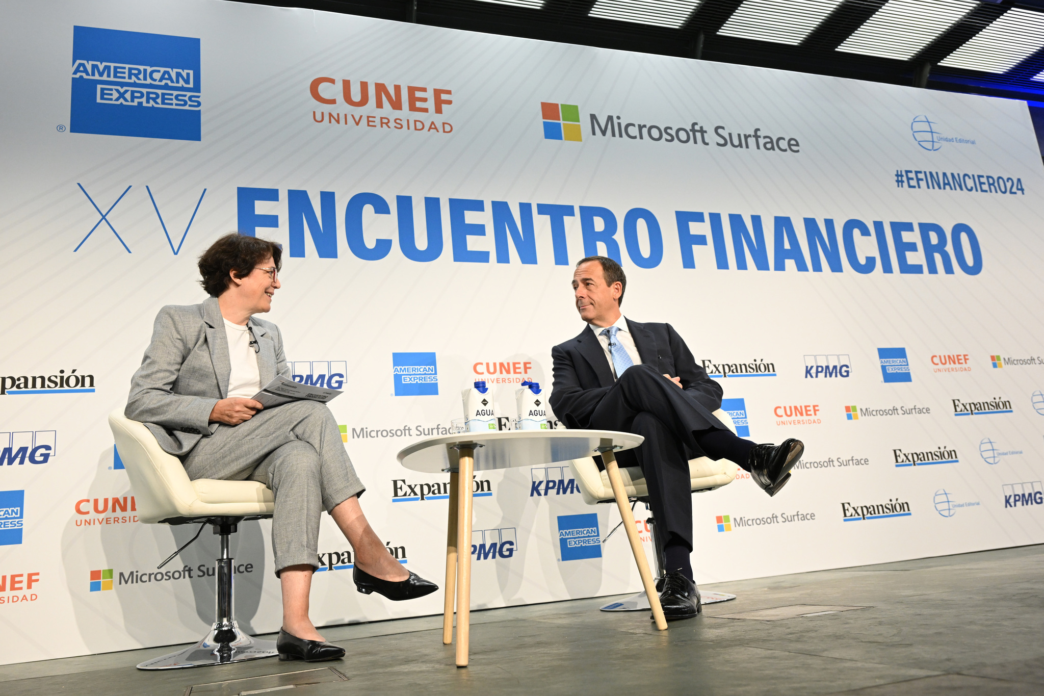 Mayte Ayuso, redactora jefa de EXPANSIÓN, entrevista a Gonzalo Gortázar, consejero delegado de CaixaBank.