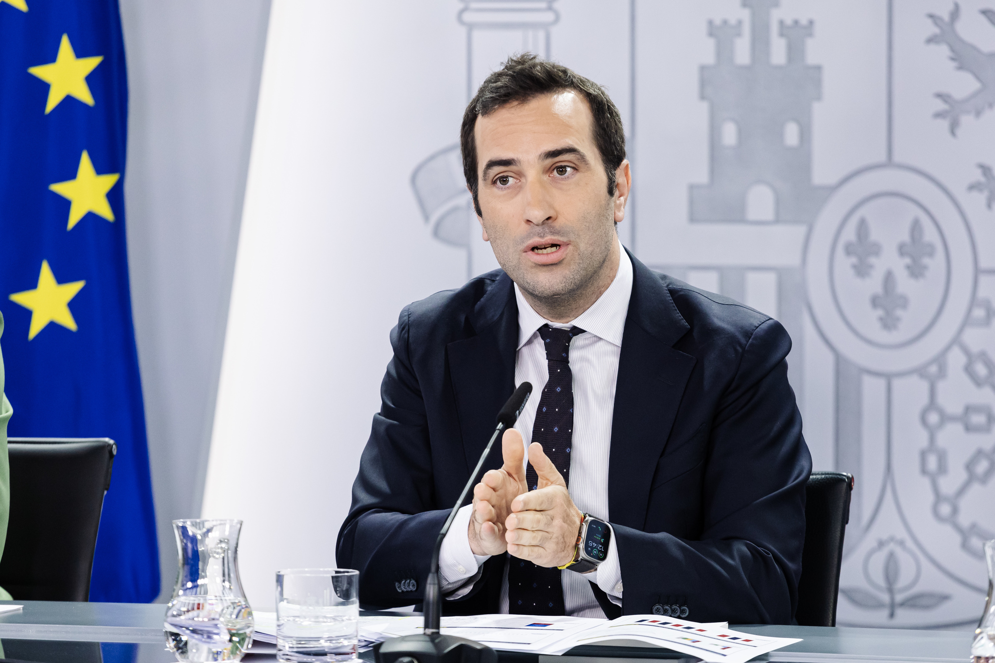 El Gobierno promete a Bruselas rebajar el déficit al 0,8% y la deuda al 90% para 2031