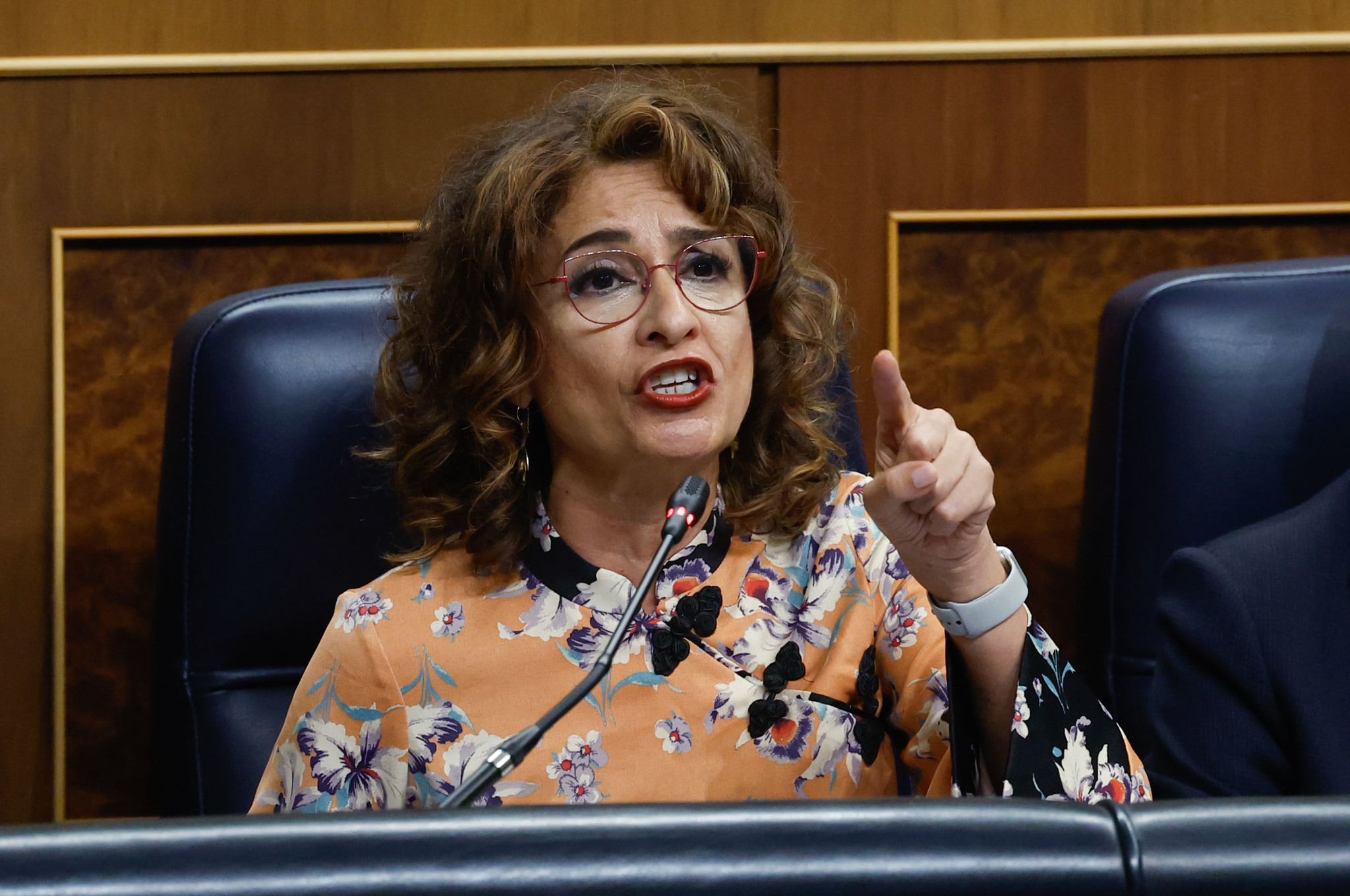 El Gobierno negocia a contrarreloj con PNV y Junts una reforma fiscal integral
