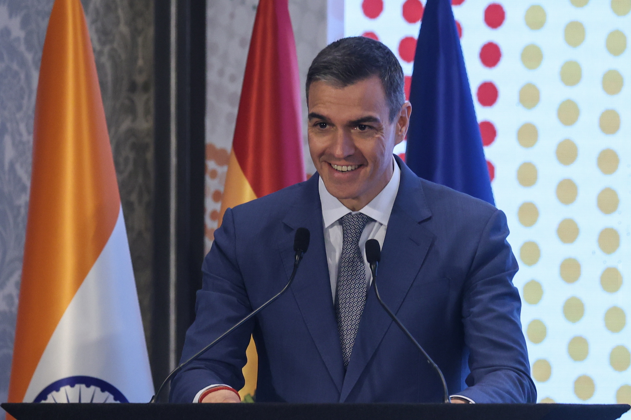 La foto de Aldama con Sánchez es un aviso de la trama corrupta