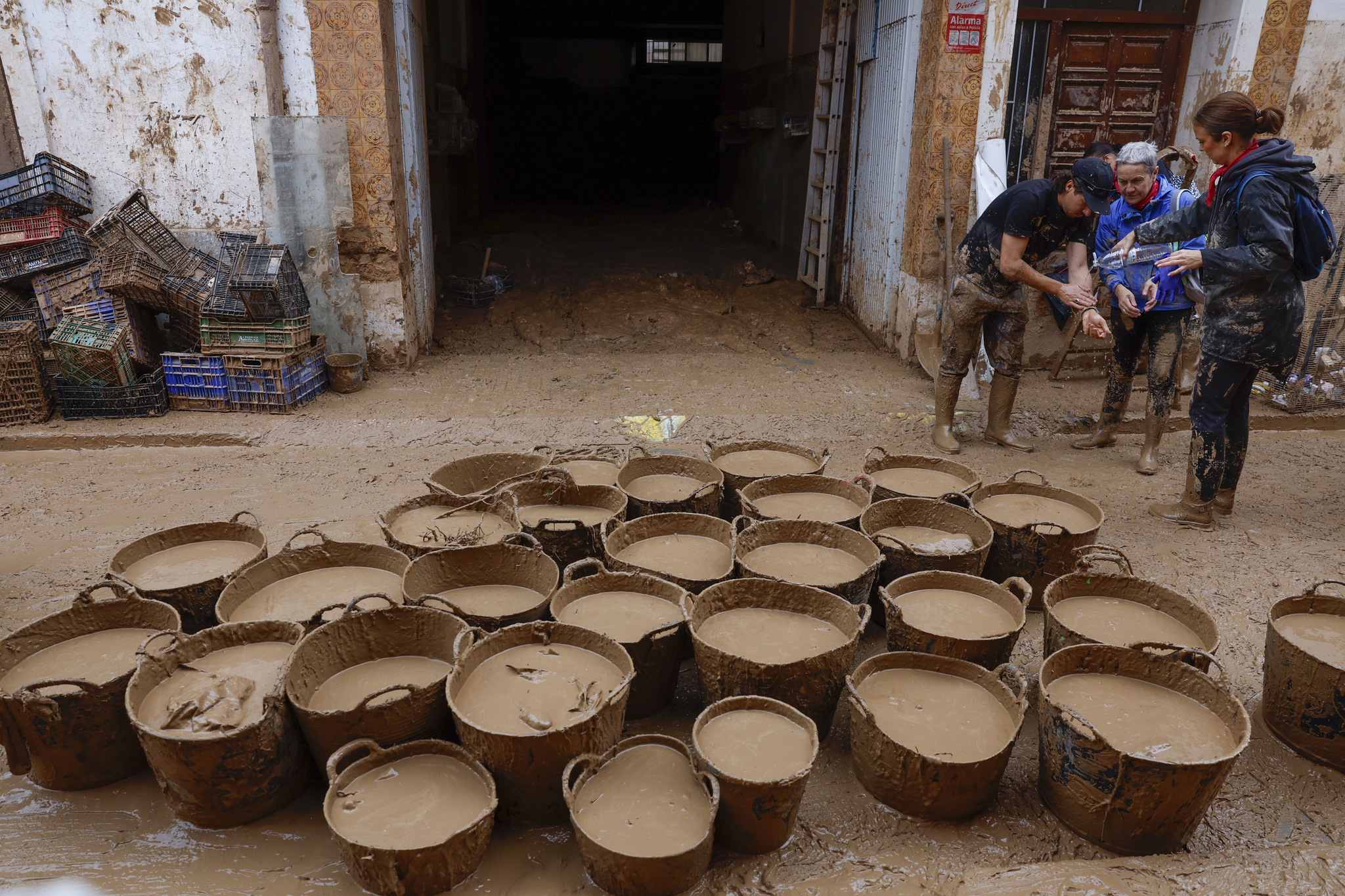 El Gobierno valenciano aprueba rebajas fiscales por la DANA