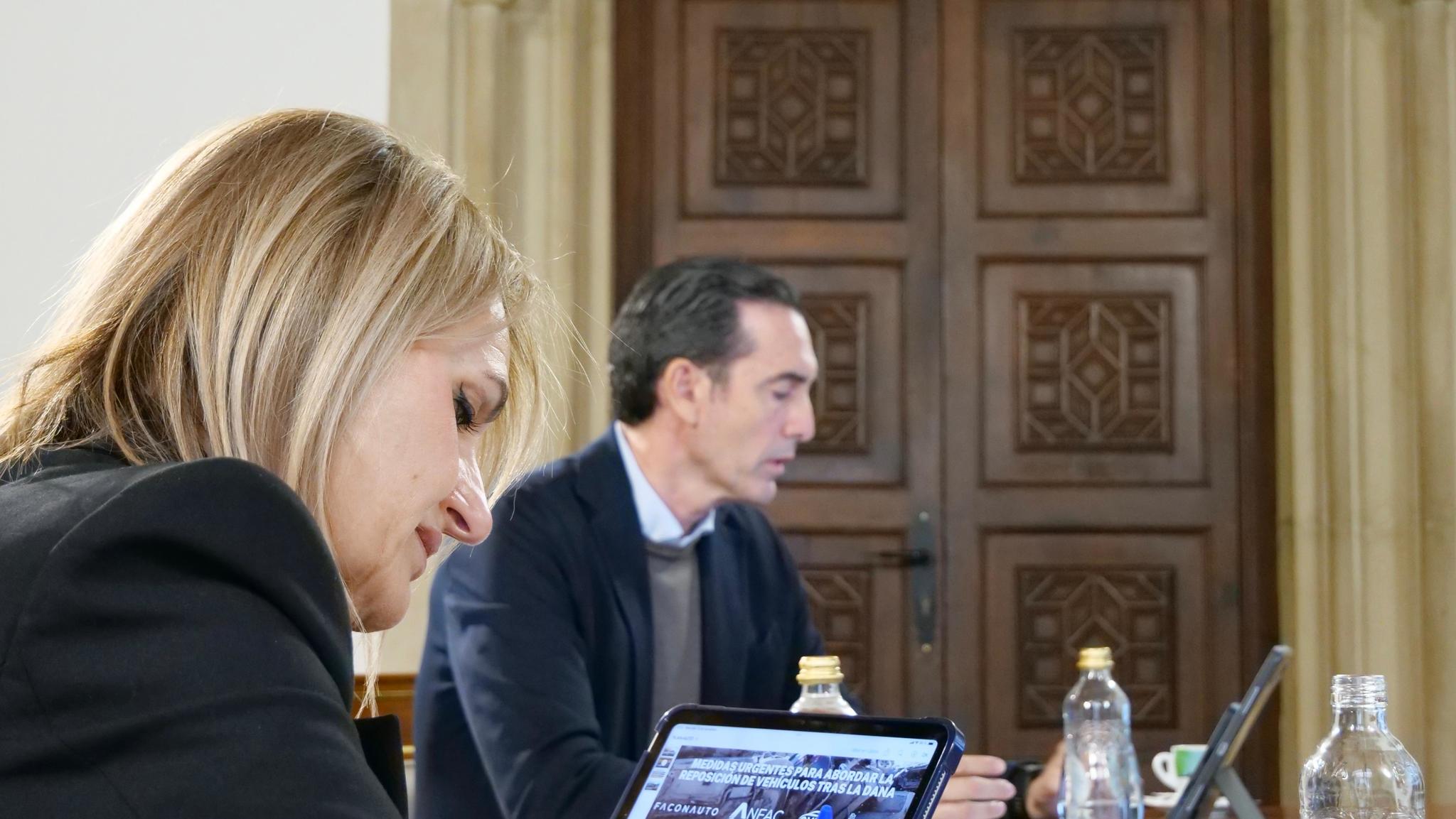 La Generalitat pide un ‘plan renove’ de 1.900 millones, con 10.000 euros por vehículo