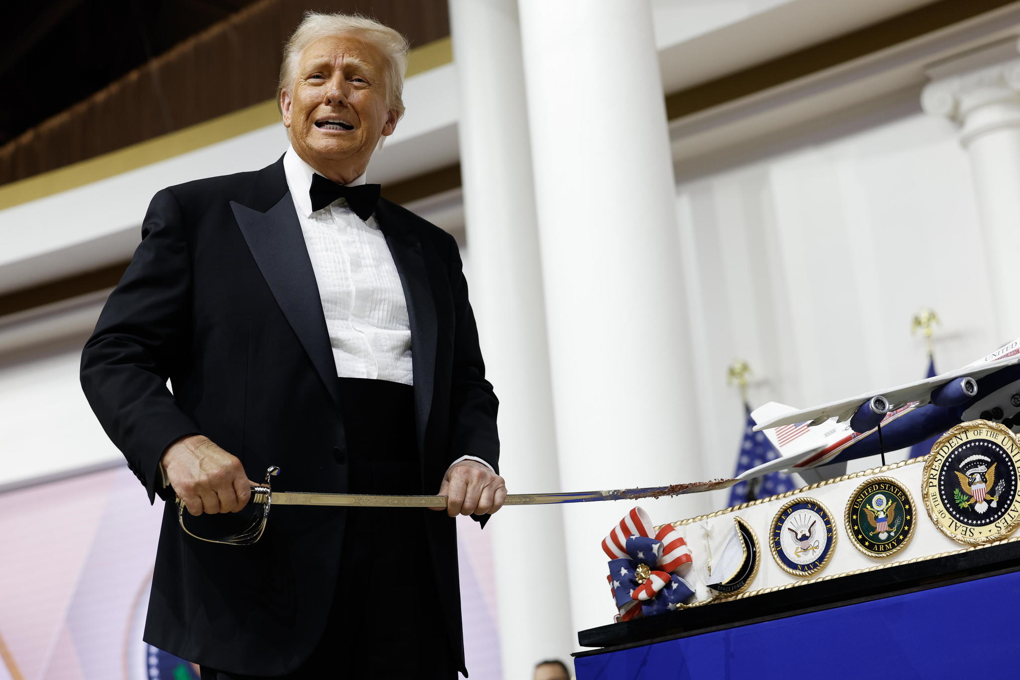 Trump rompe el pacto global del impuesto mínimo a multinacionales y amenaza con una guerra fiscal