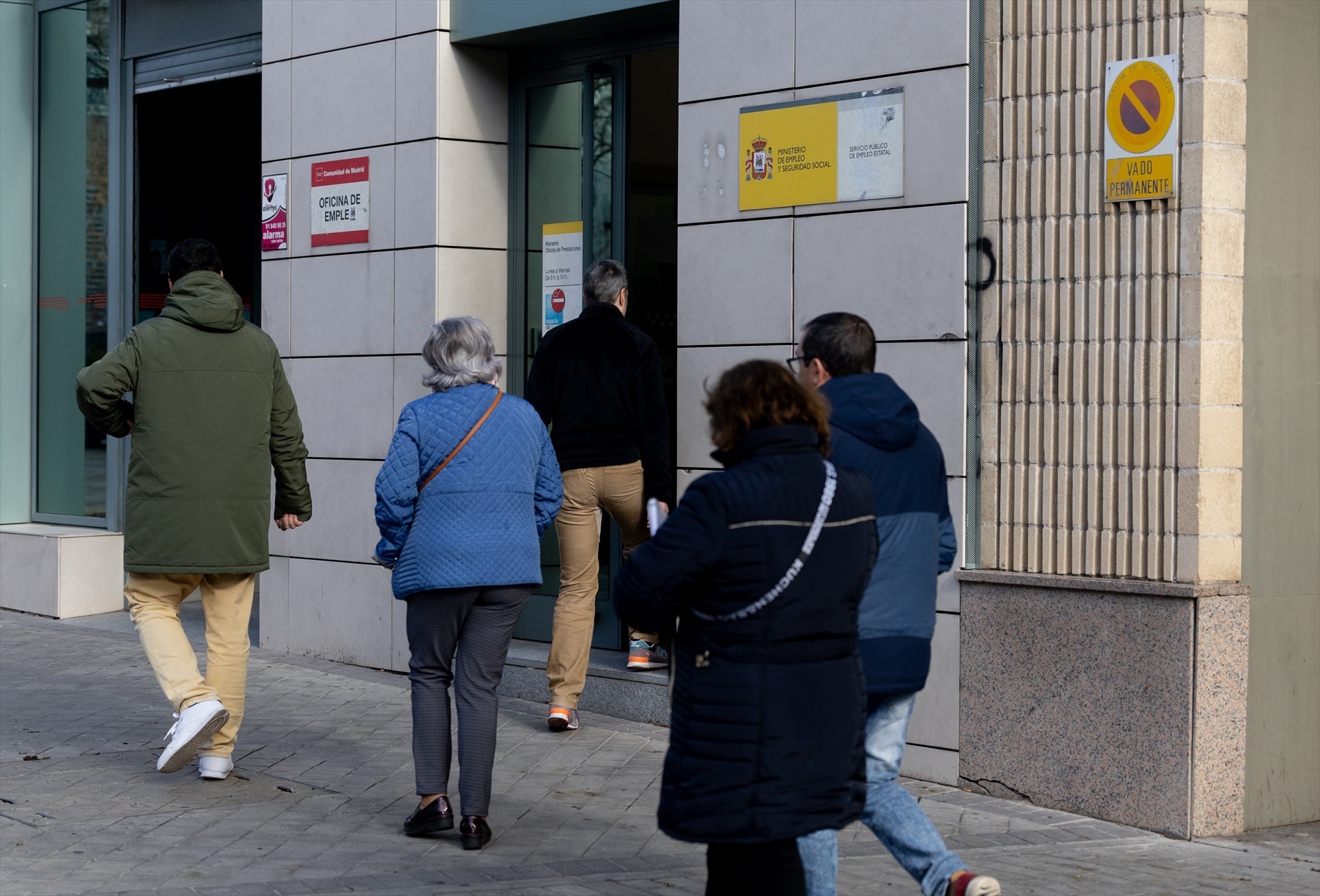 España destruye 242.148 empleos en enero en la mayor caída en cuatro años y el paro sube en 38.725 personas