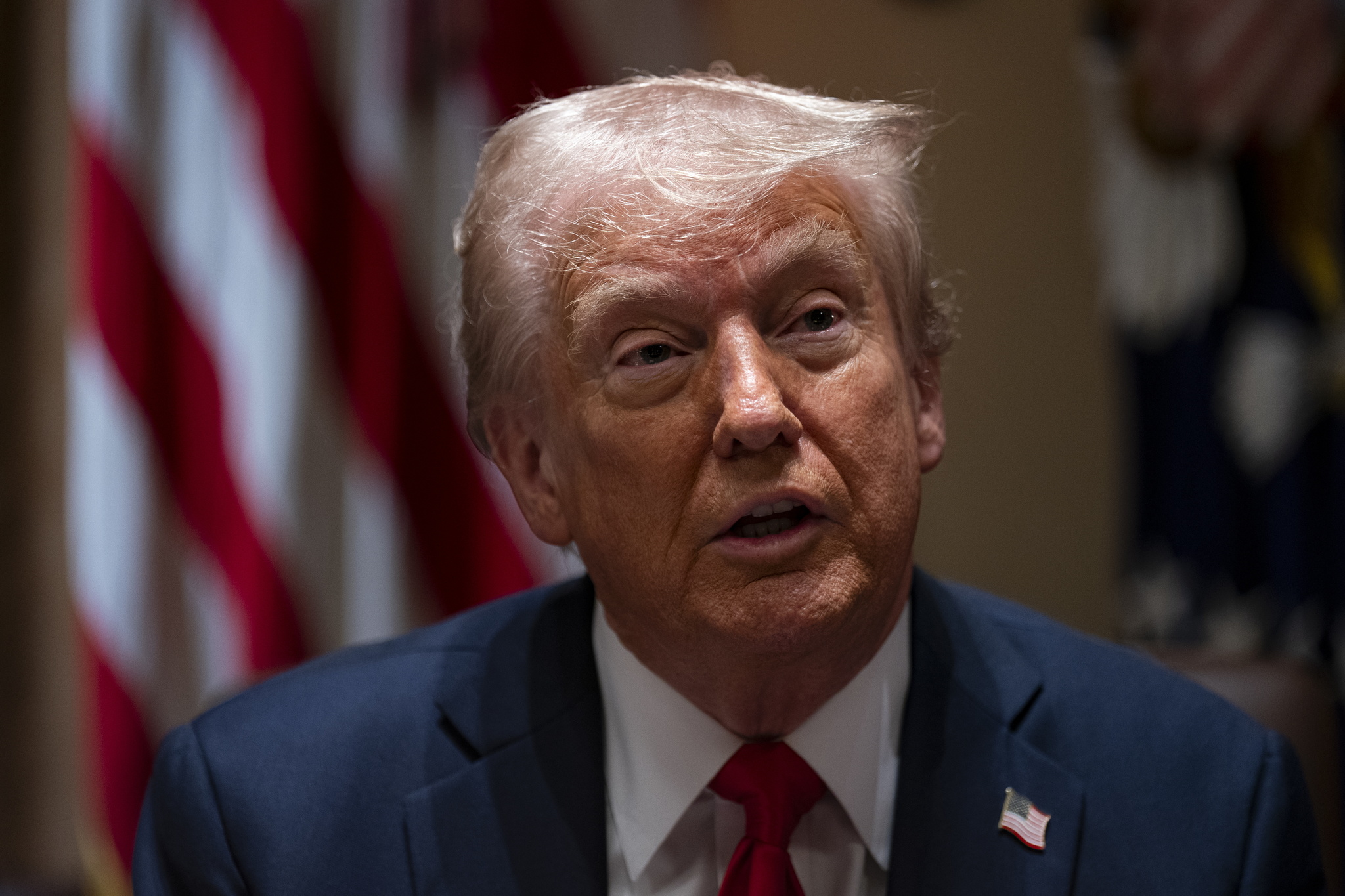 Trump dice ahora que los aranceles a Canadá y México entrarán en vigor el 4 de marzo