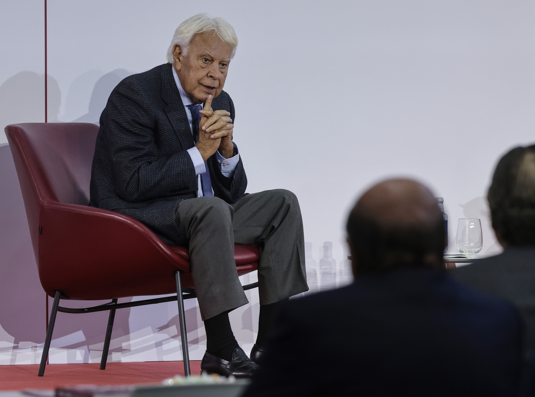 Escuchar a Felipe González