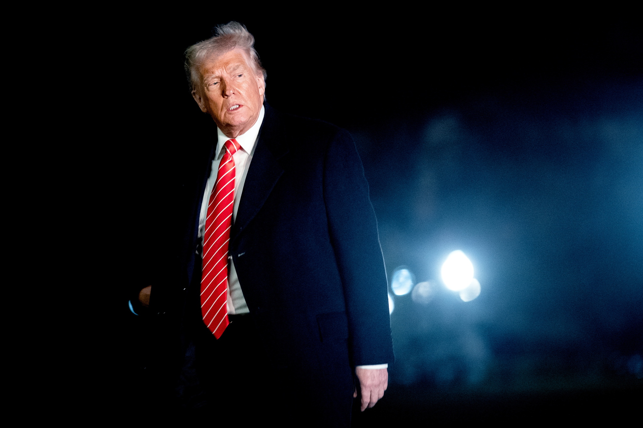 Trump impondrá aranceles del 25% a los países que compren petróleo y gas venezolano