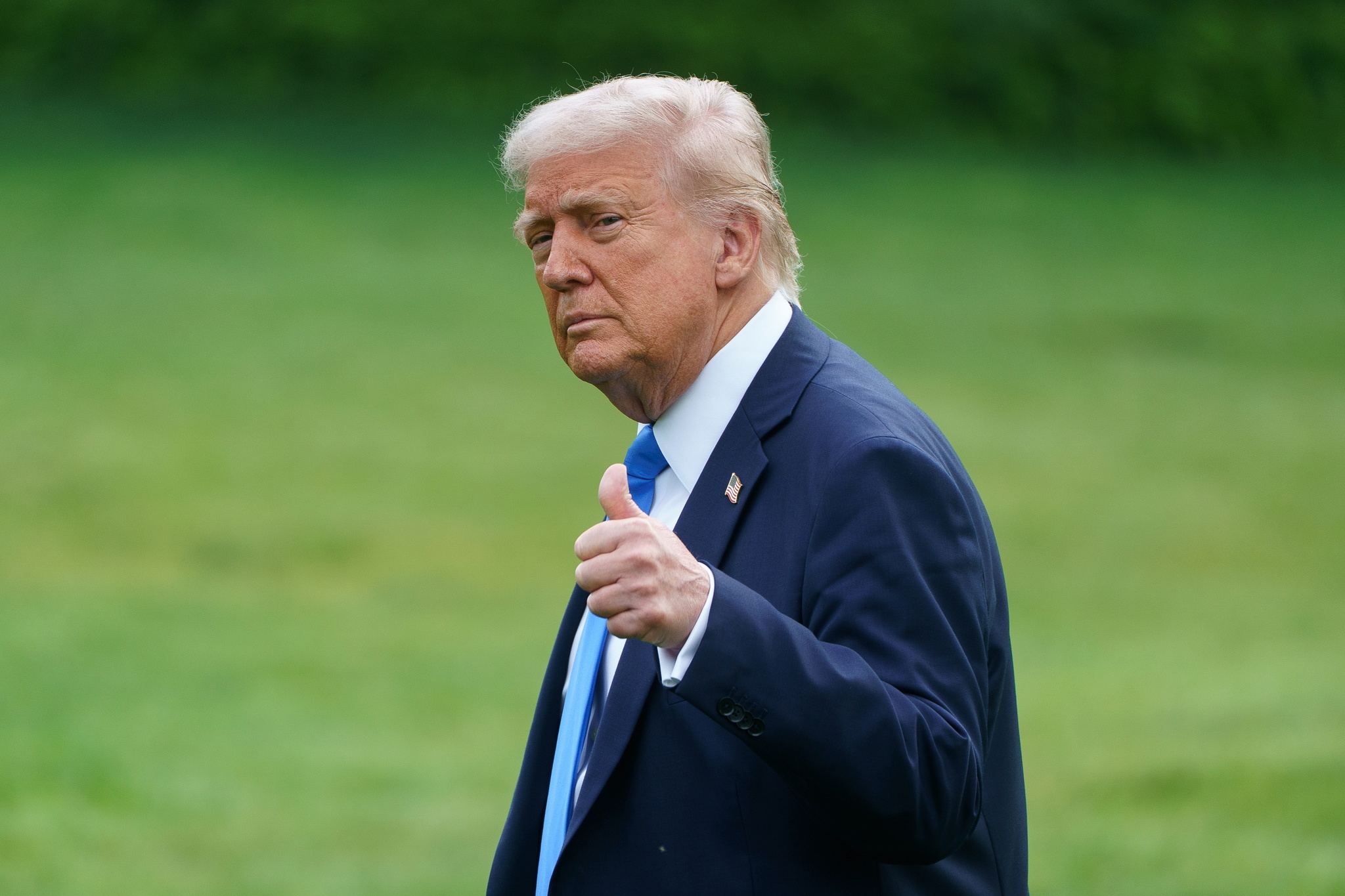 Estados Unidos sufre por Trump, Europa toma impulso