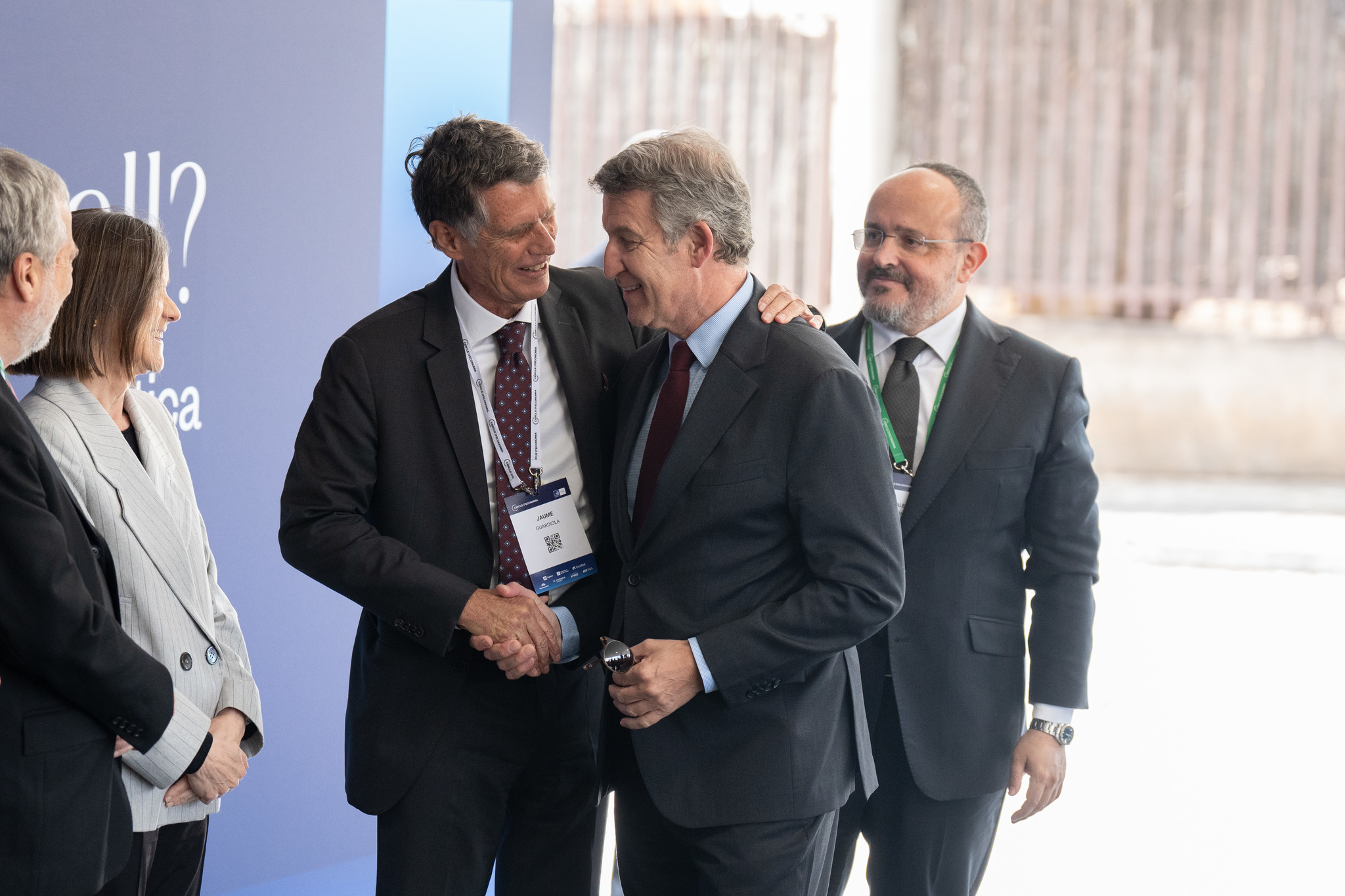 Feijóo no ve «seria» la consulta sobre la opa ya que marca un «precedente» en próximas fusiones