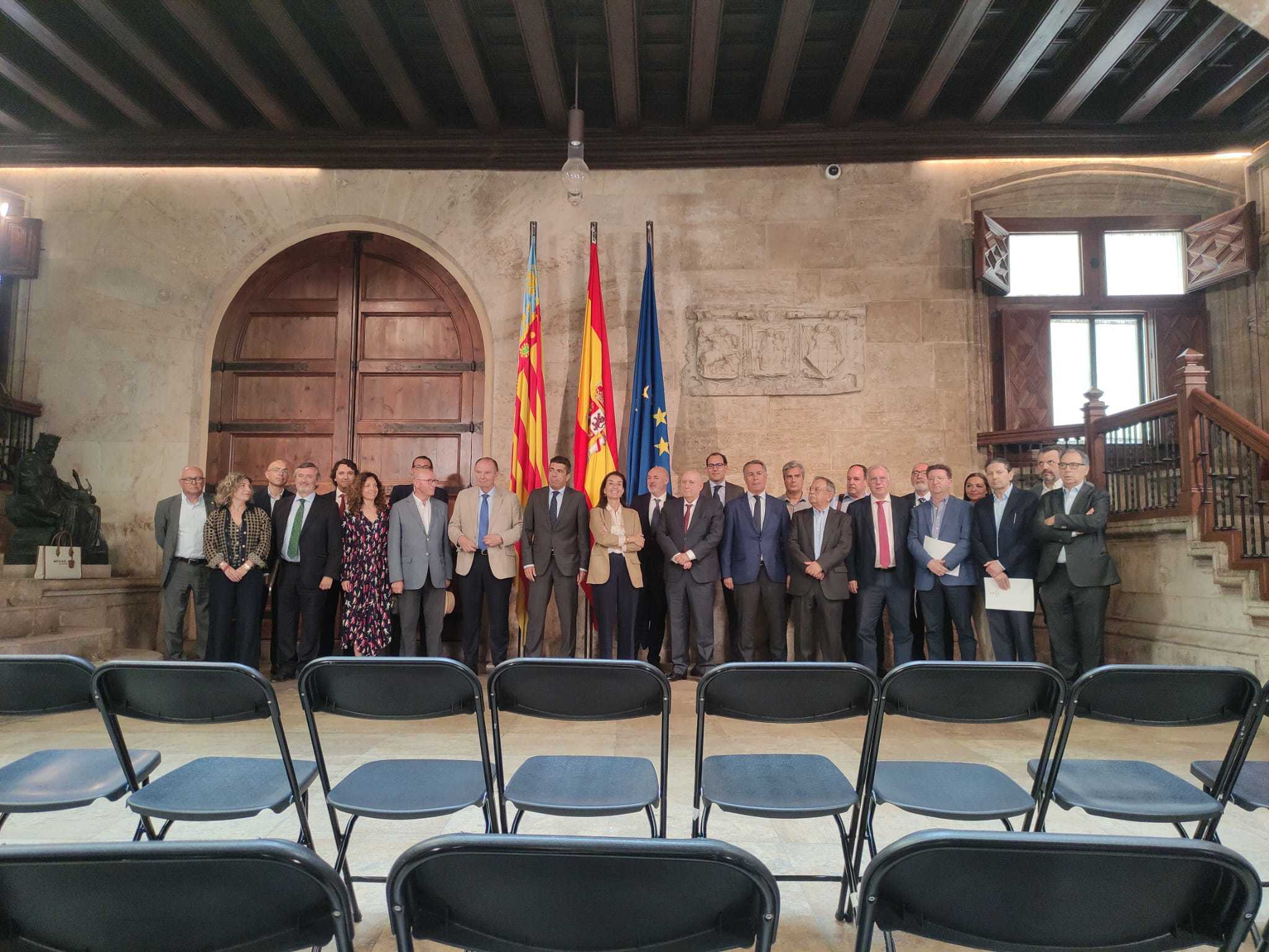 Mazón dice a los proveedores que «la tesorería está en un límite prácticamente insostenible»