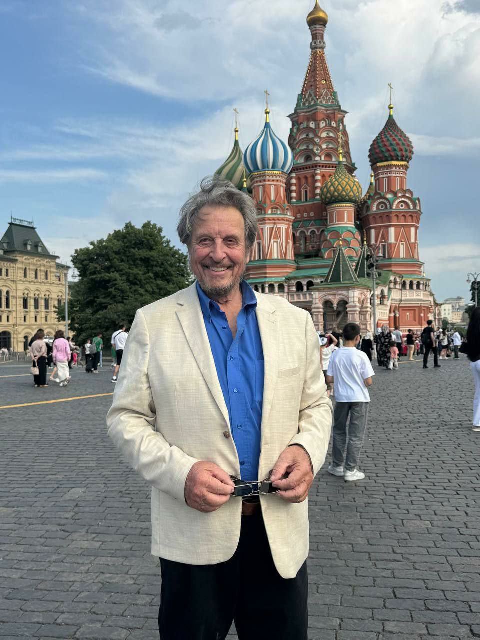 El padre de Elon Musk quiere aprender de Putin cómo ser «un buen líder»