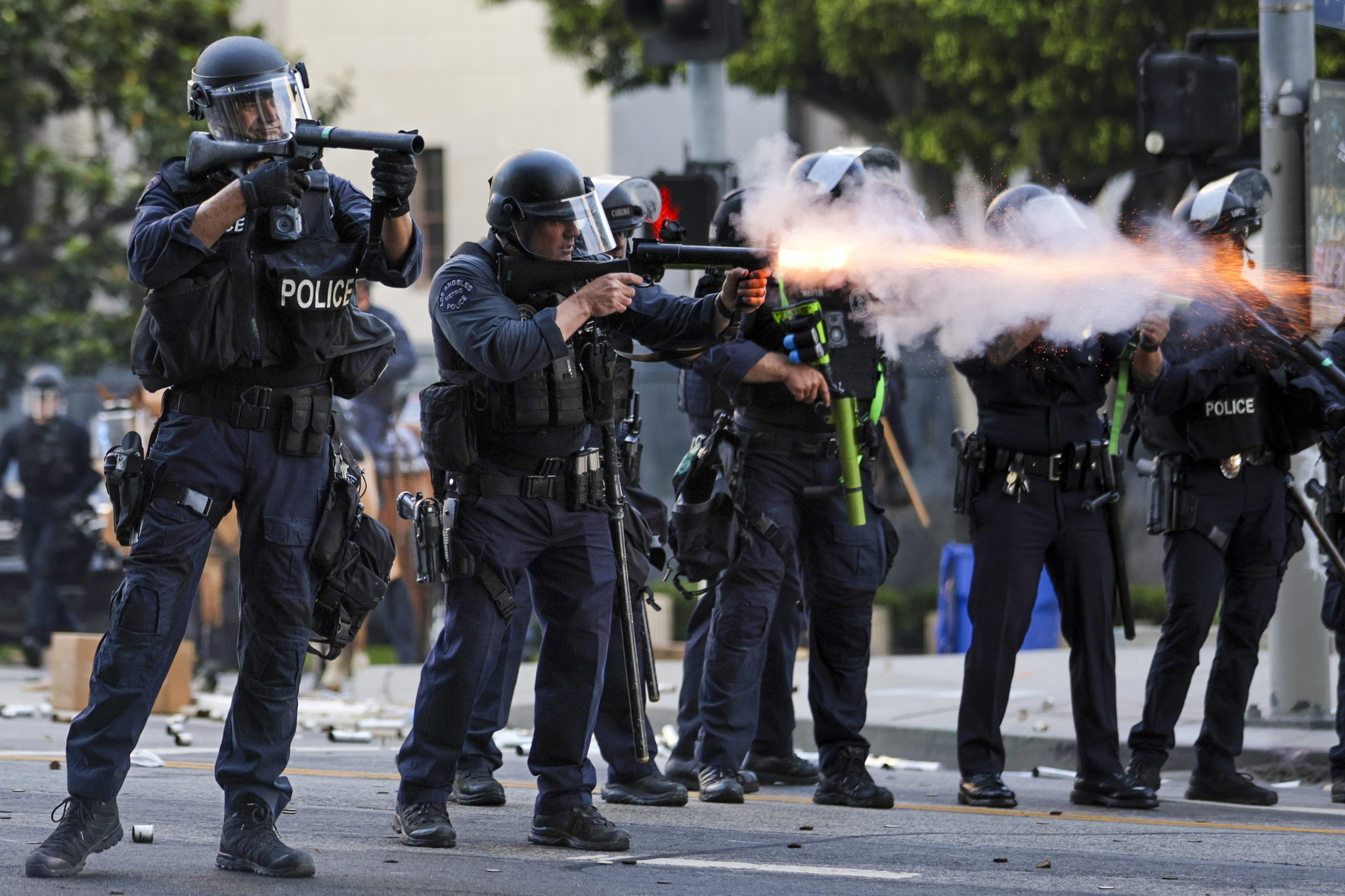 Trump amenaza con arrestar al gobernador de California por las protestas de Los Ángeles