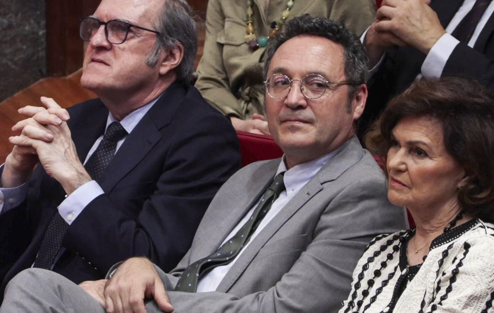 ¿Puede un fiscal general en el banquillo seguir en su puesto?