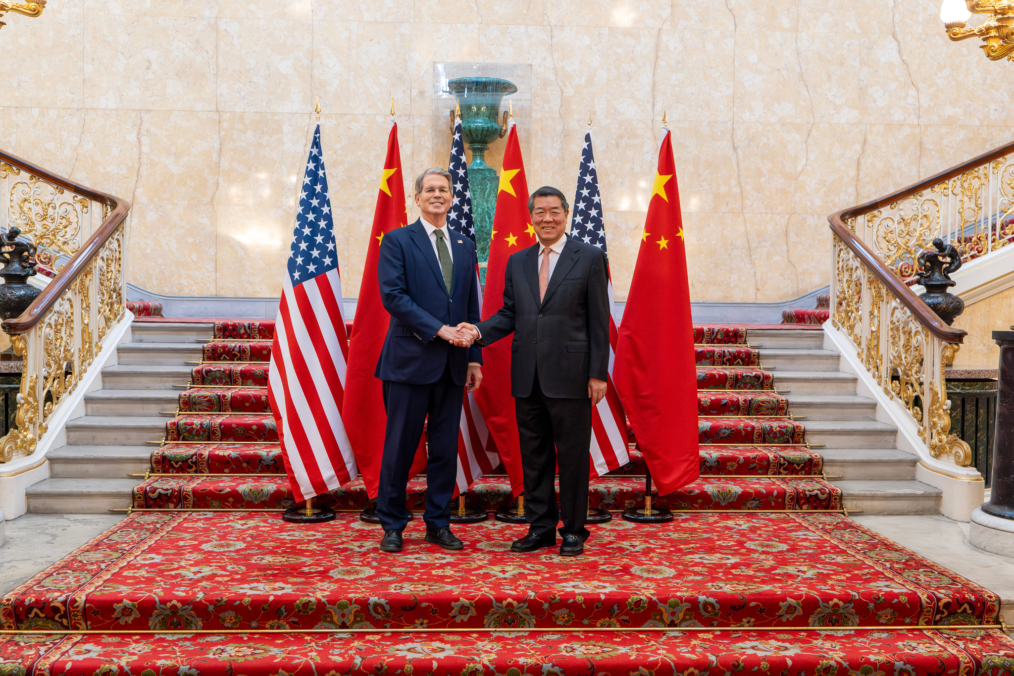 EEUU y China reanudan hoy negociaciones para avanzar en tierras raras y chips