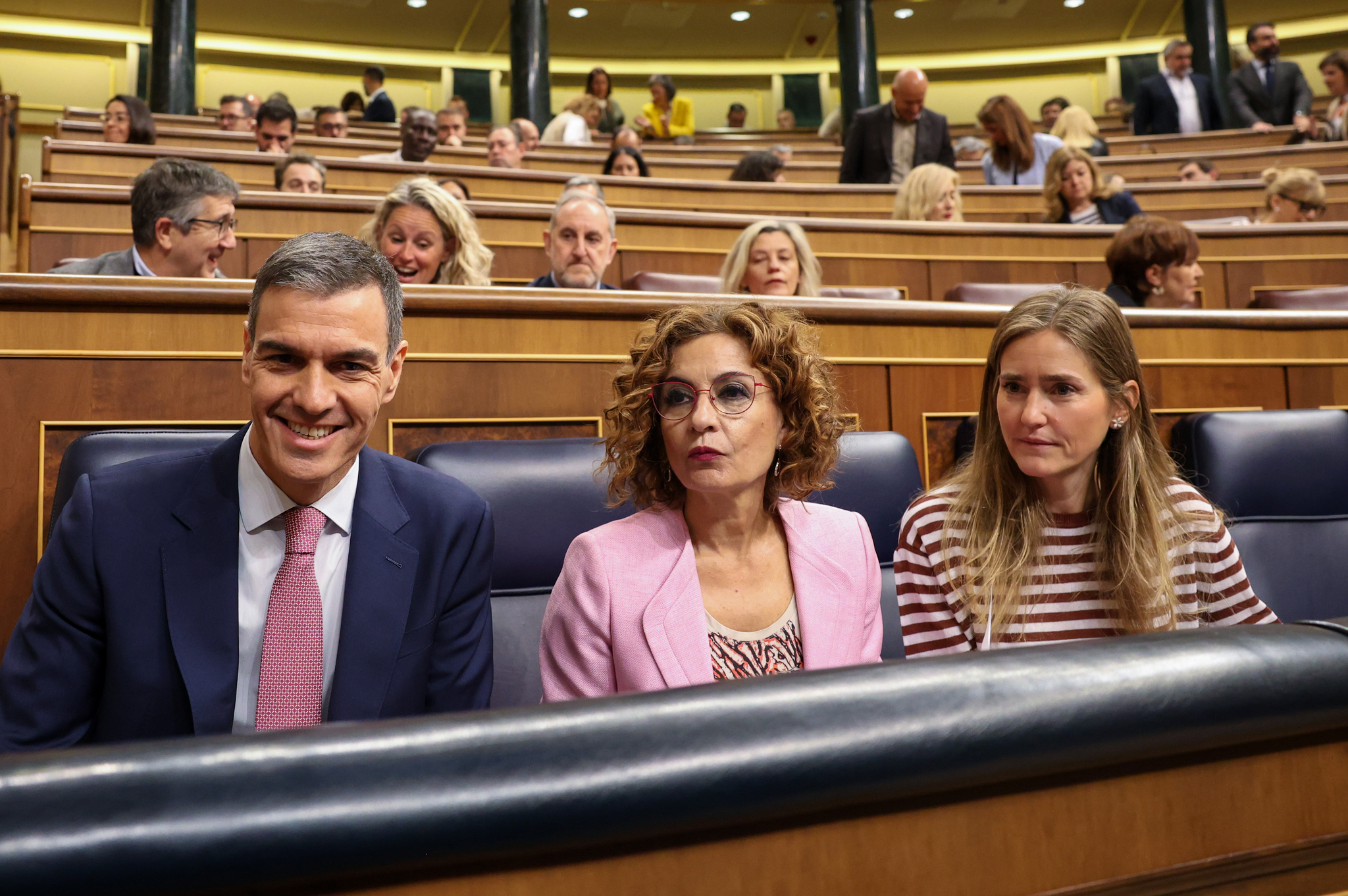 El Gobierno desbloqueará hoy los fondos autonómicos y municipales y hará público el informe sobre las causas del apagón