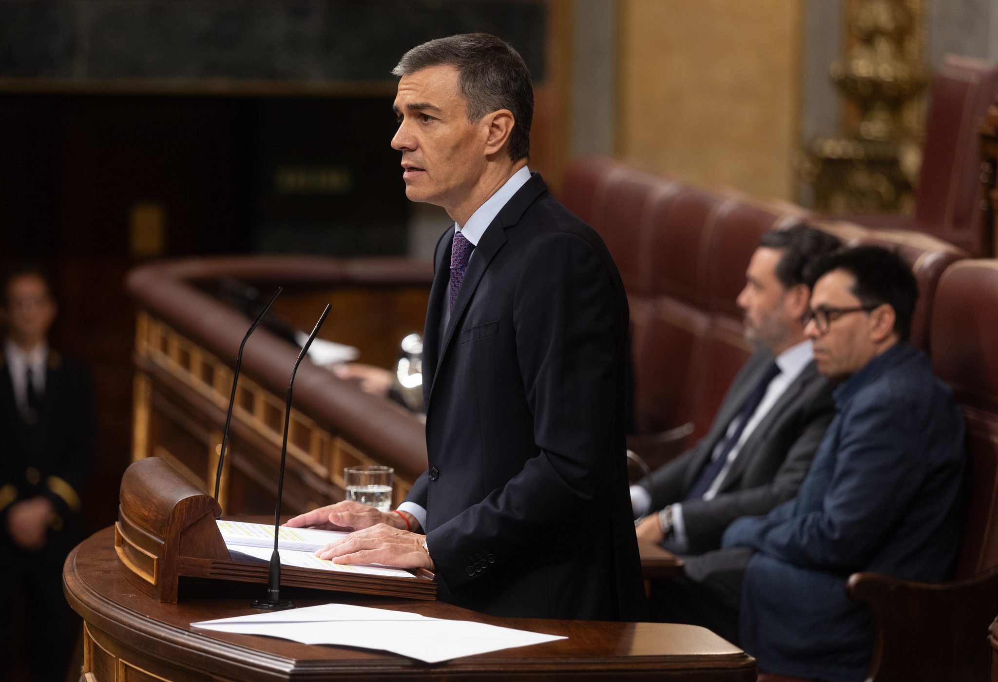 Sánchez presenta un plan anticorrupción con 15 medidas para apaciguar a sus socios