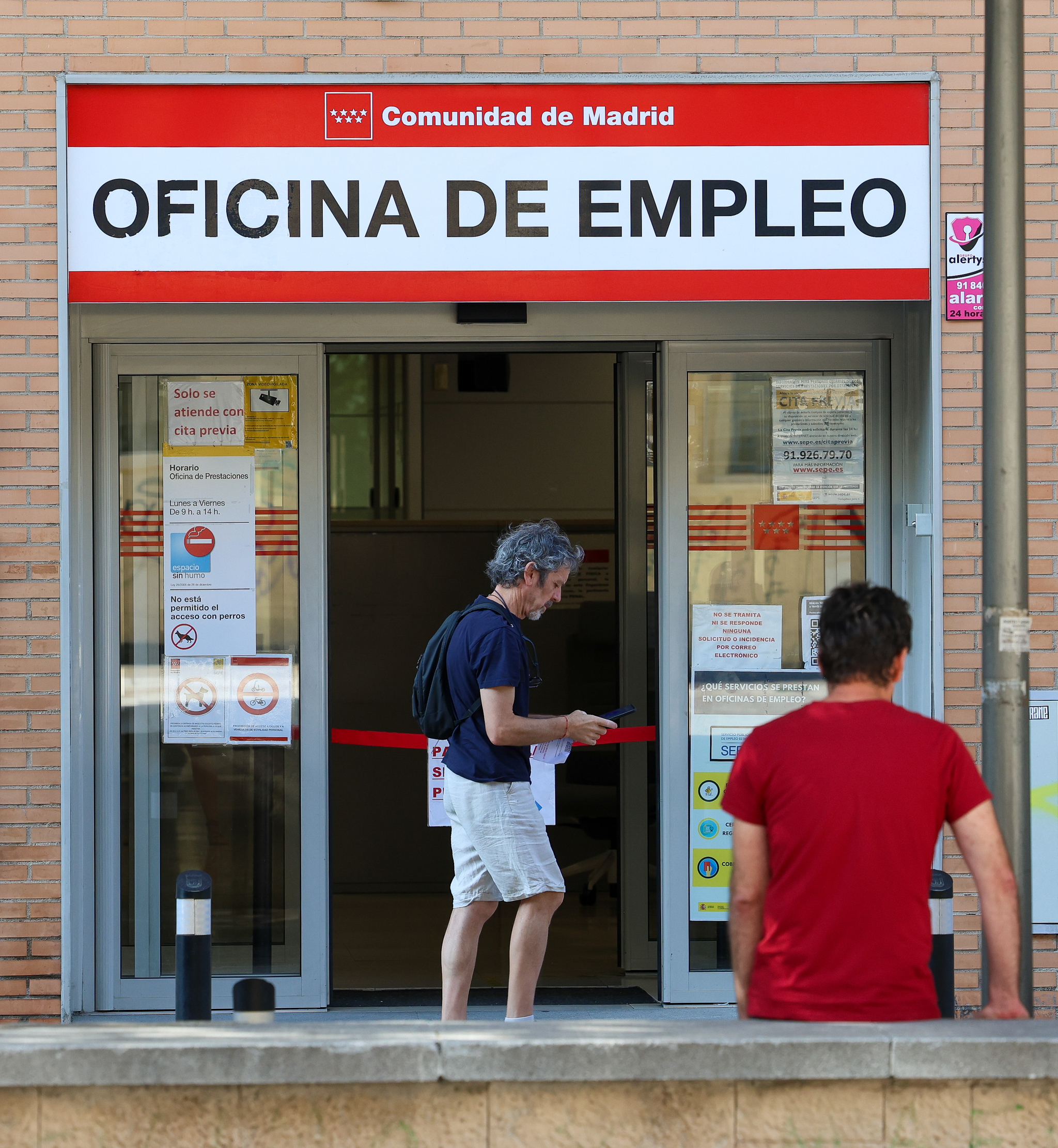 Los expertos prevén una fuerte alza del paro: 74.000 más tras el verano