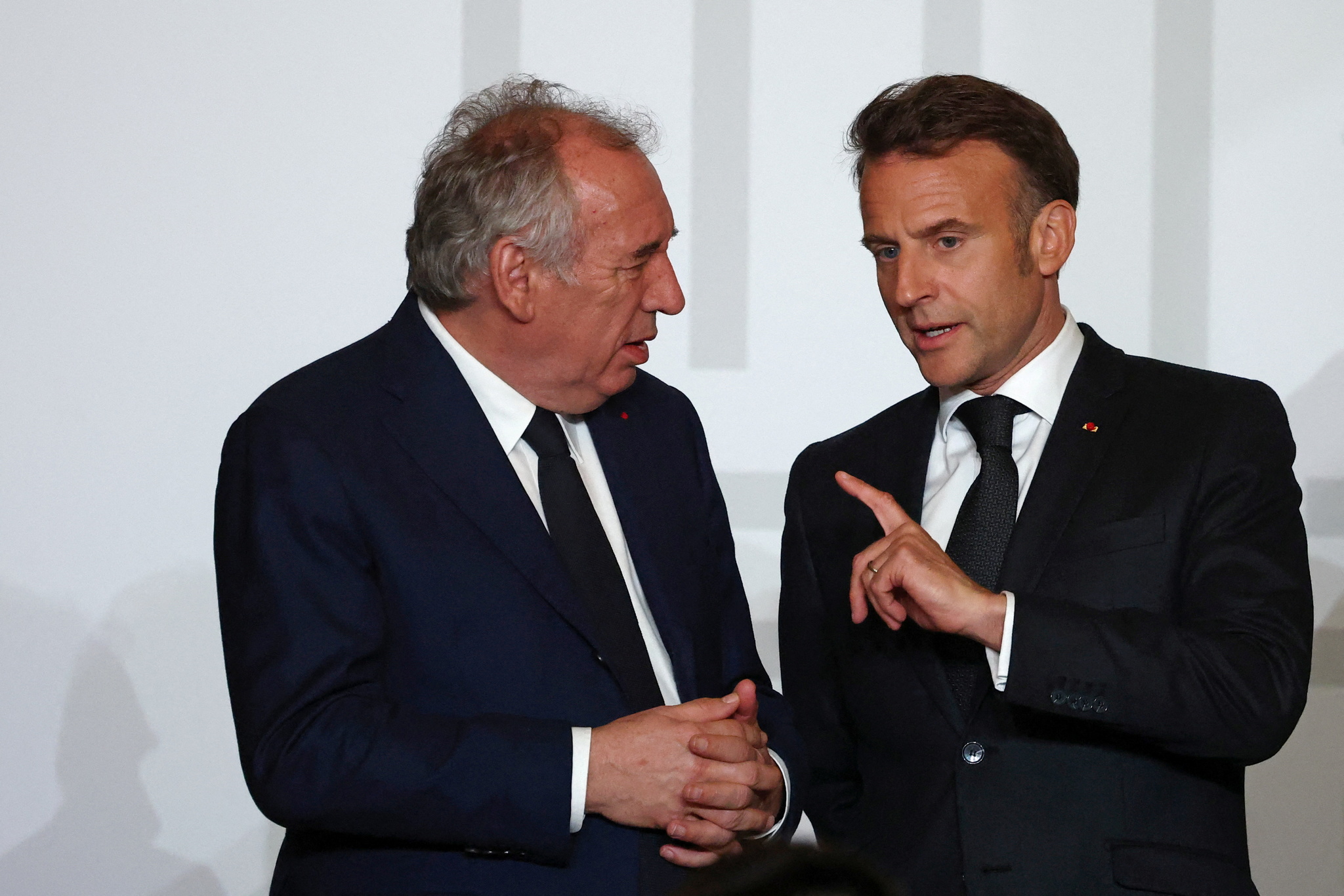 Francia estornuda
