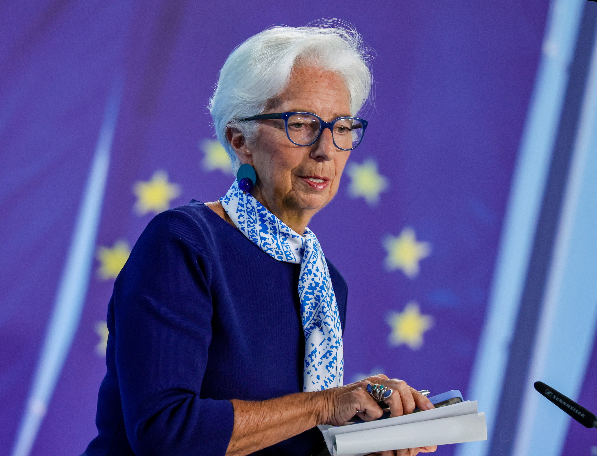 Lagarde: si Trump toma el control de la Fed, es «un peligro muy serio» para la economía