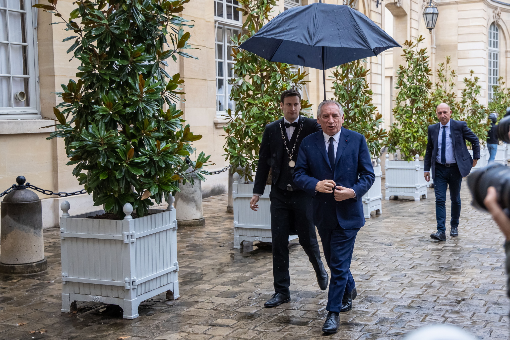 Francia se asoma al caos político