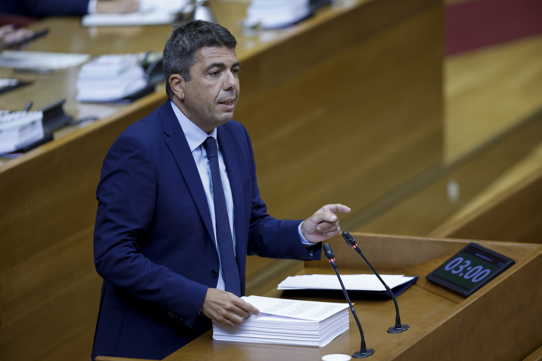 Mazón anuncia 40 medidas: más de 30 millones para la Dana y escasos cambios en impuestos