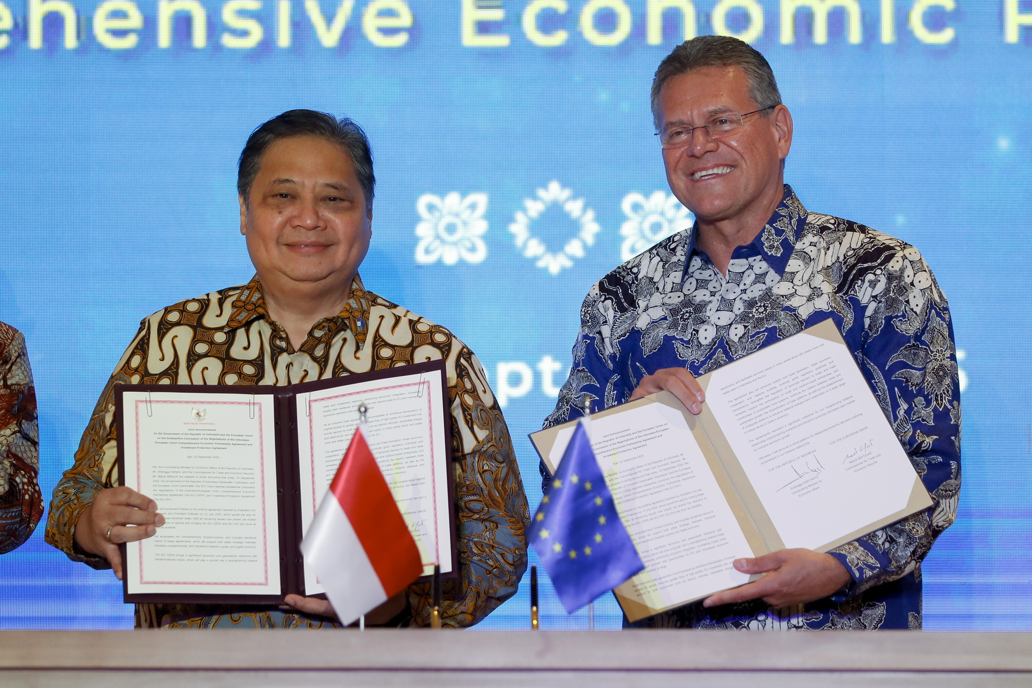 Bruselas firma un pacto comercial con Indonesia para abrir nuevos mercados