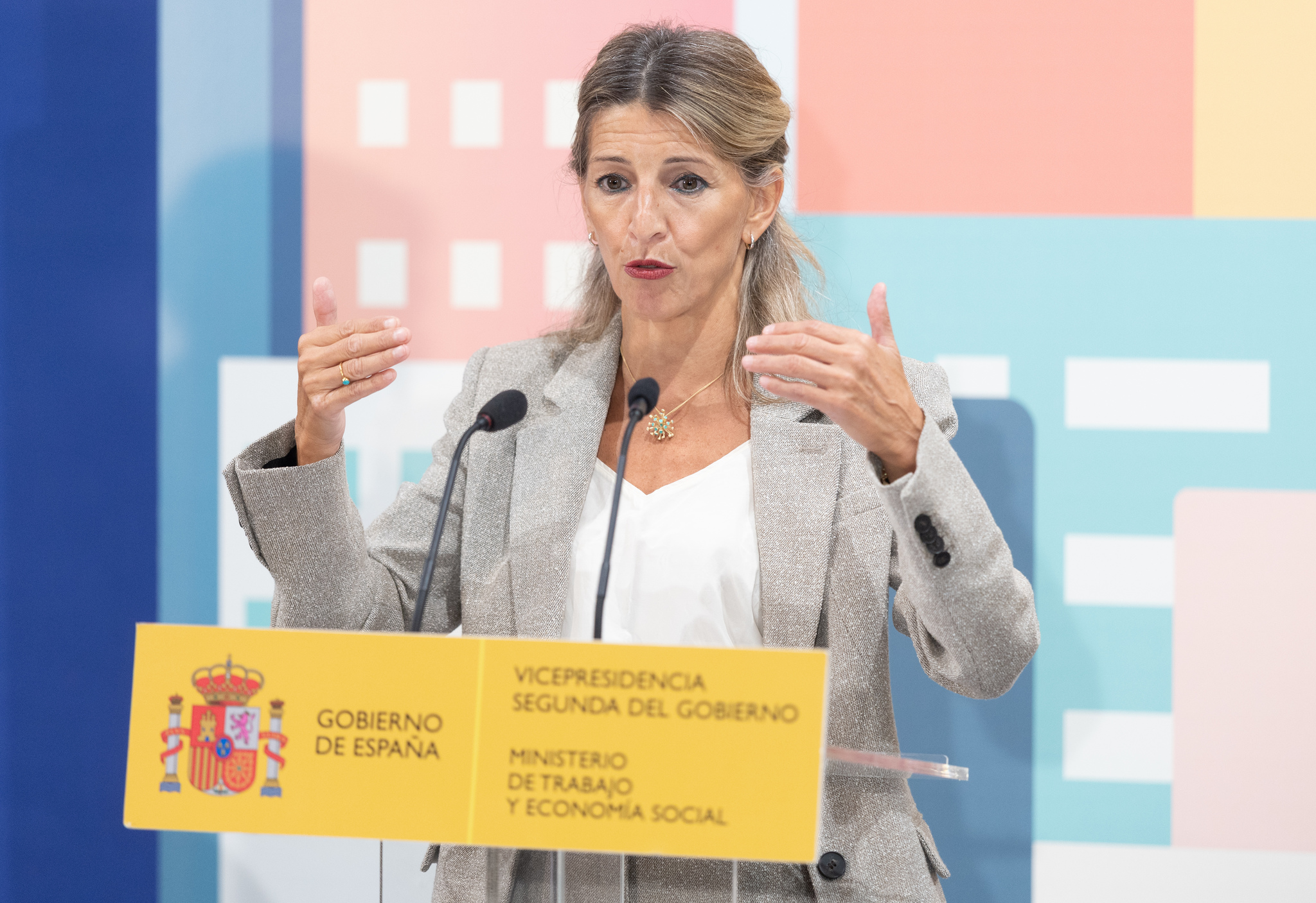 Yolanda Díaz lanza la negociación con patronal y sindicatos para endurecer los despidos