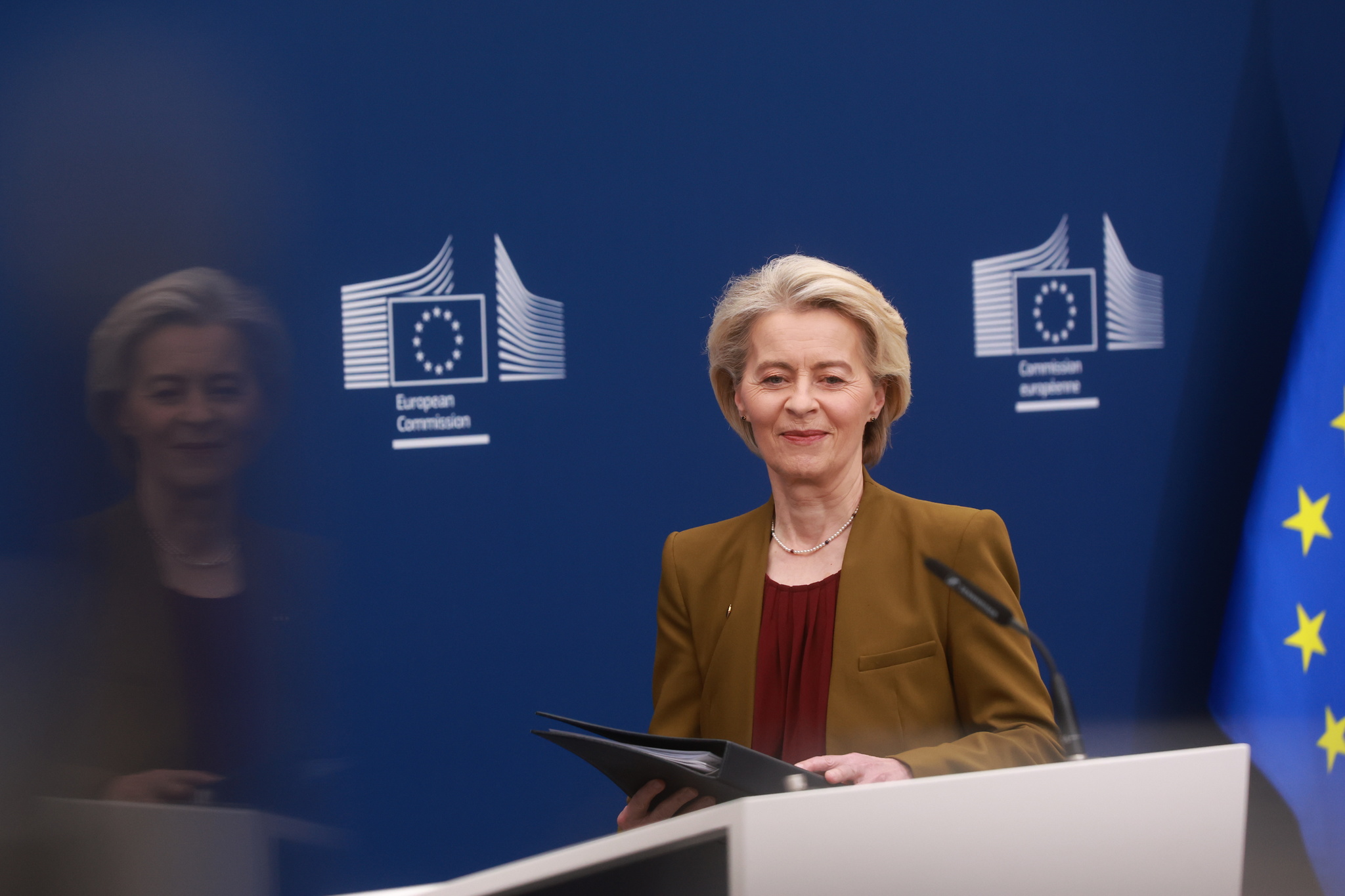 Bruselas refuerza su pacto fiscal con Suiza y lo amplía a las criptomonedas