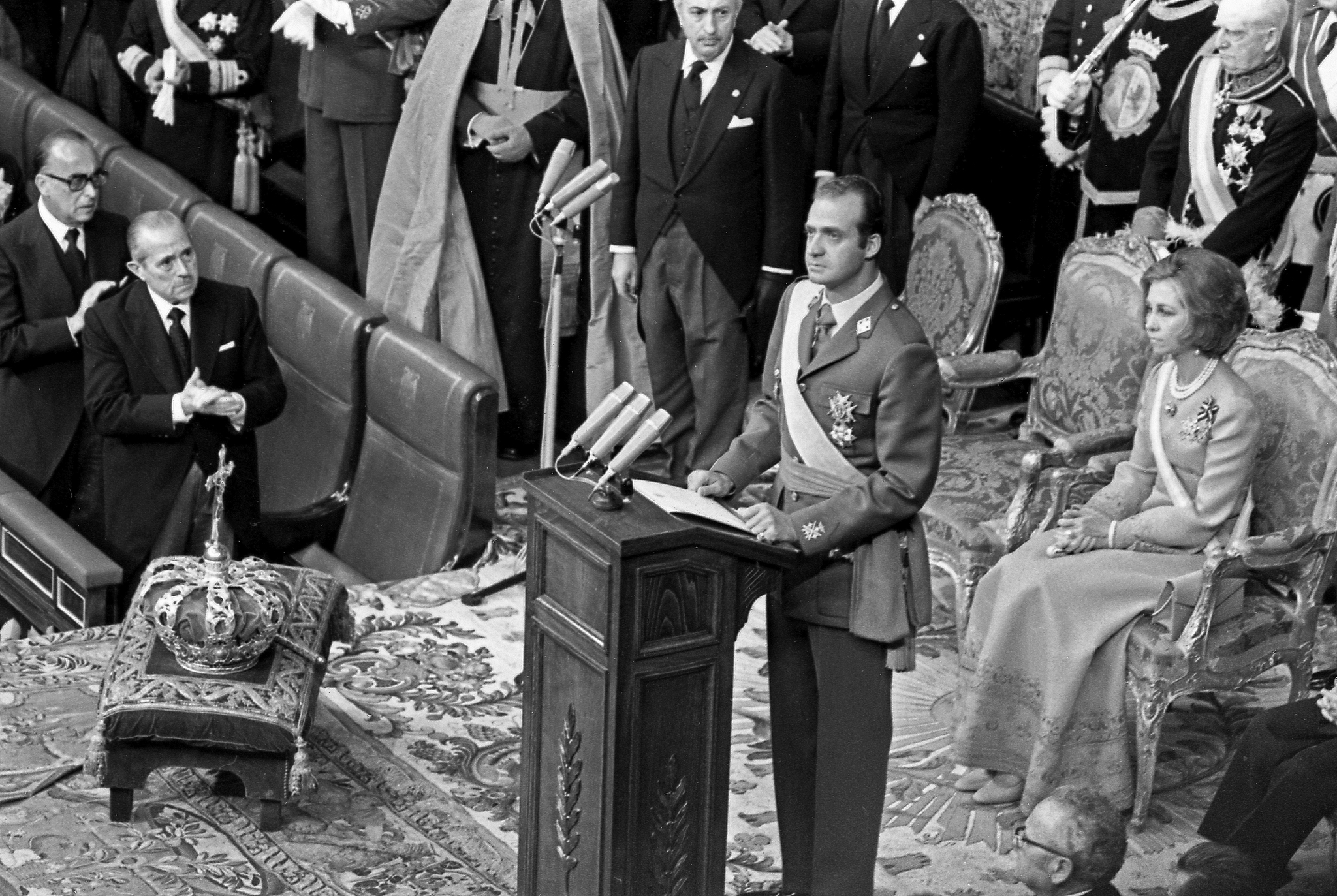 ¿Celebrar la muerte de Franco o la proclamación del Rey Juan Carlos?