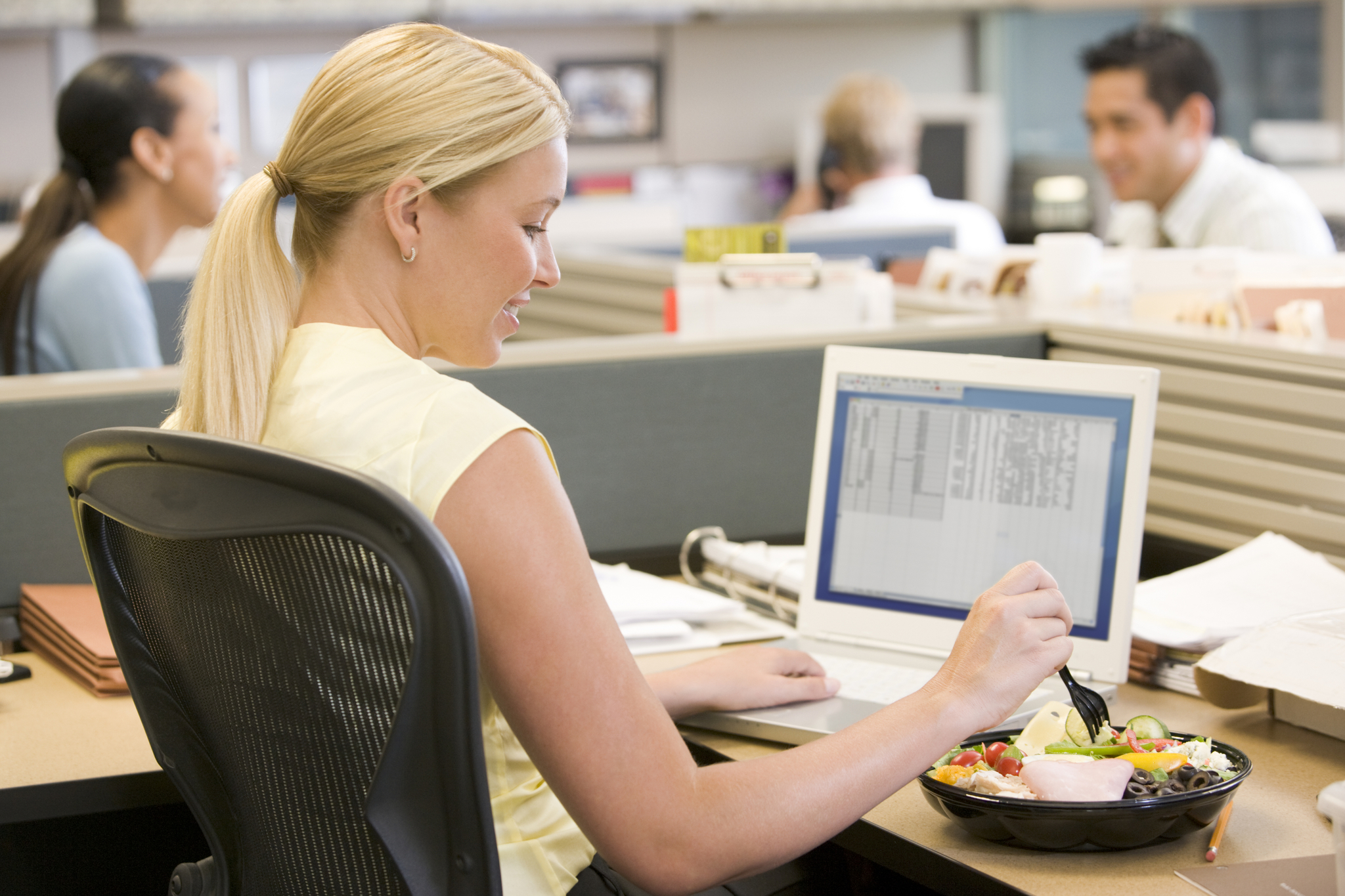 La pausa para comer es tiempo de trabajo si no hay desconexión real