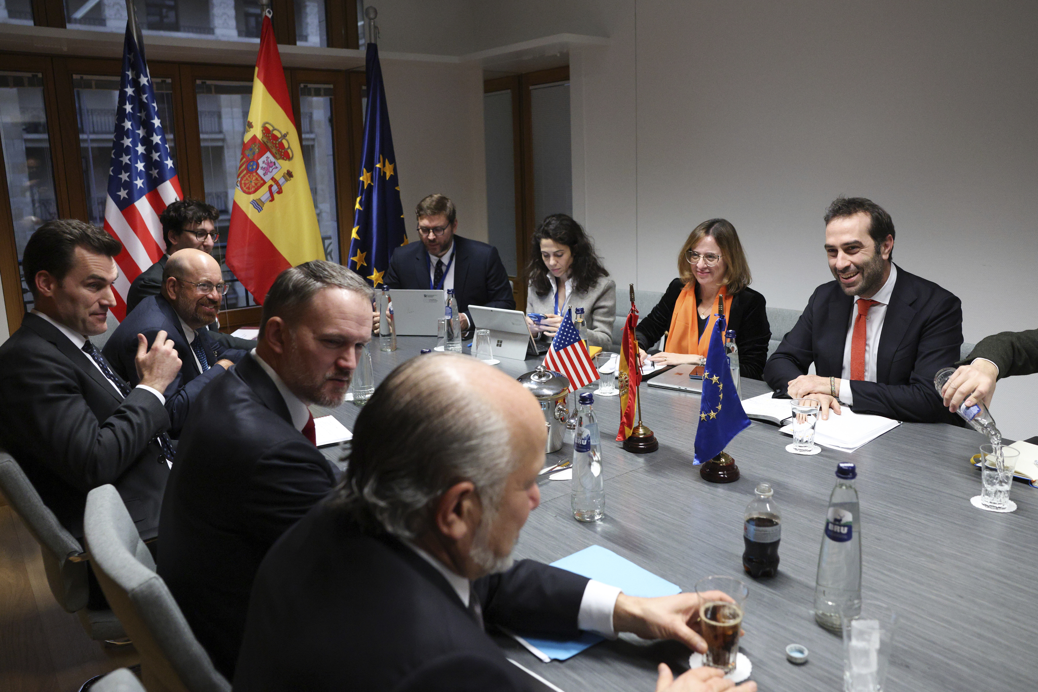 EEUU presiona a la UE con los aranceles al acero para que recorte sus leyes digitales