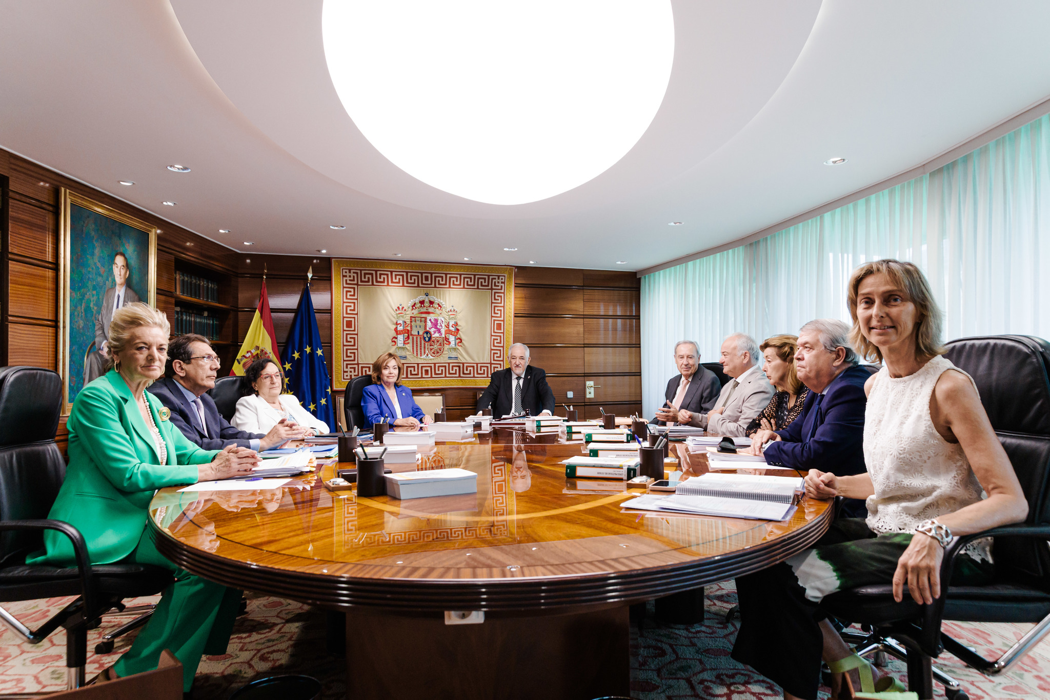 Cisma en el Constitucional: cinco de sus magistrados acusan al Tribunal de avalar un «negocio piramidal» del Estado a costa de las empresas