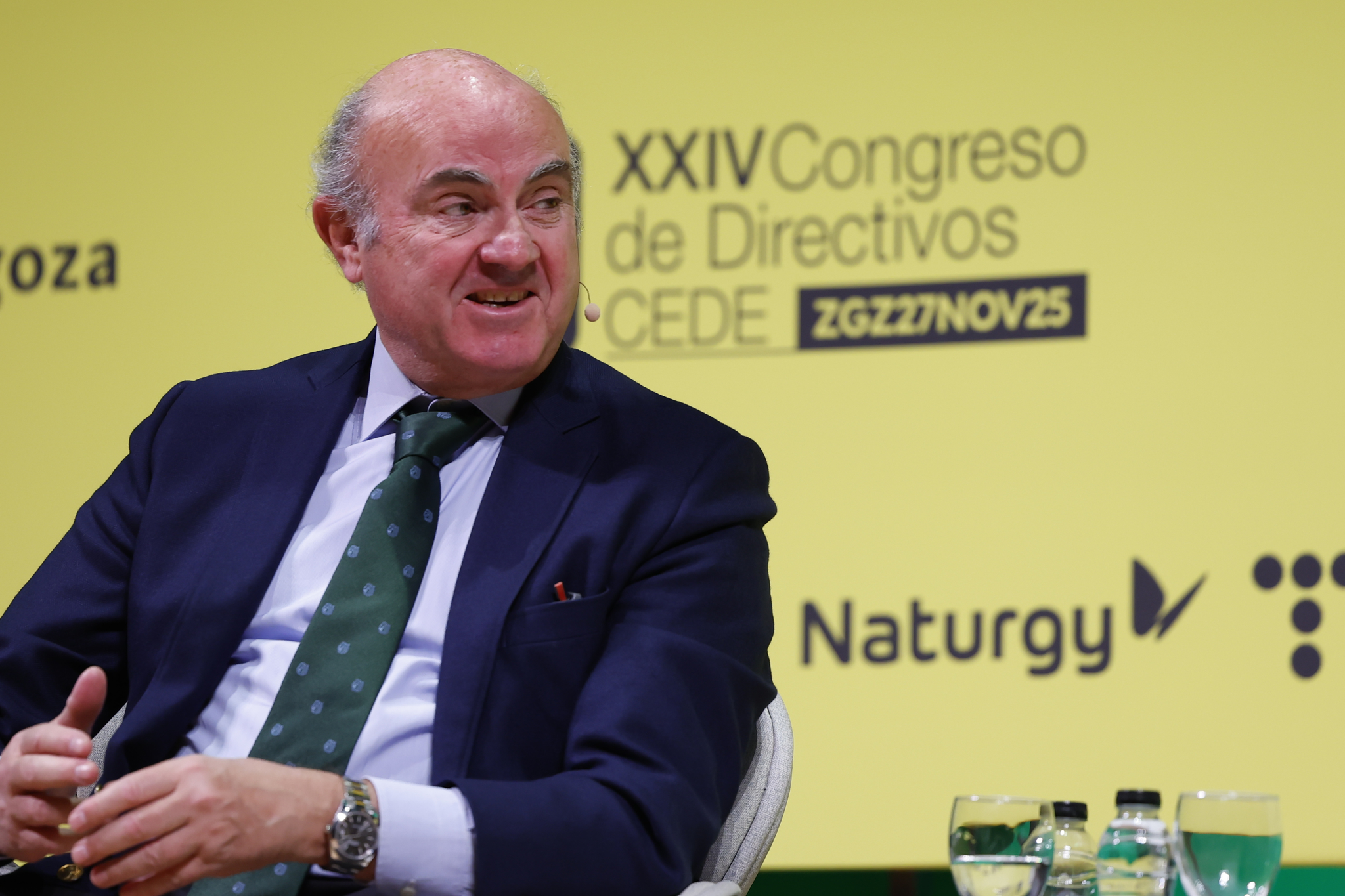 Luis de Guindos: «El gasto en defensa y la inestabilidad política suponen un riesgo de política fiscal»