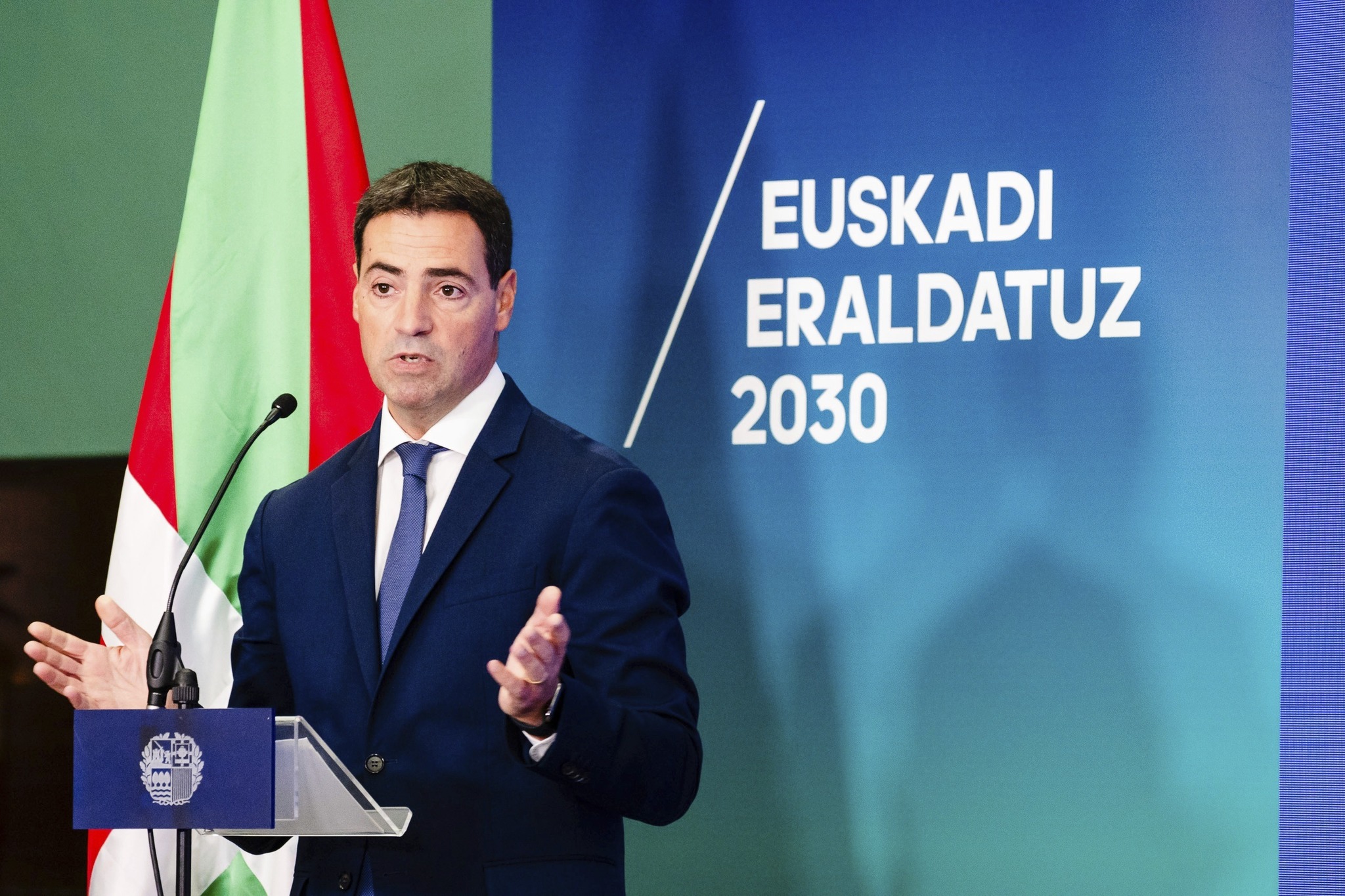 El lehendakari conmina a las epsv para que inviertan en Euskadi