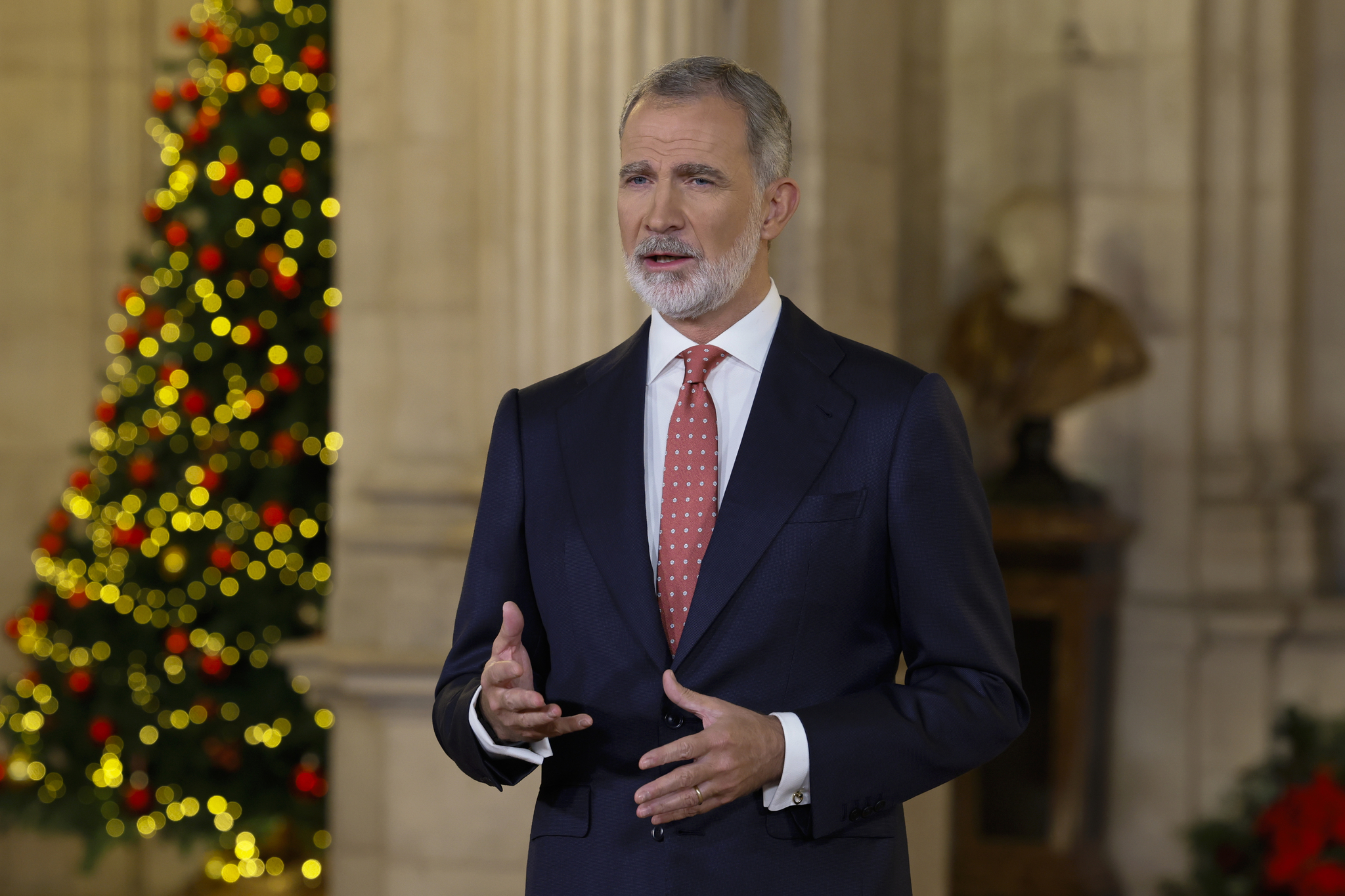 Felipe VI apela al «coraje» de la Transición y ensalza los 50 años de avances «sin precedentes» de la democracia