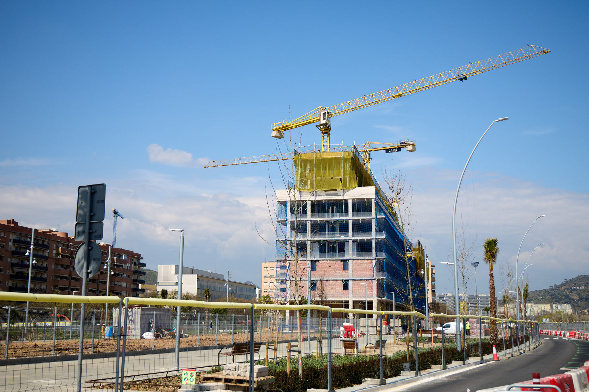 Catalunya despide 2025 con récord de afiliación, aunque Madrid la adelanta por primera vez