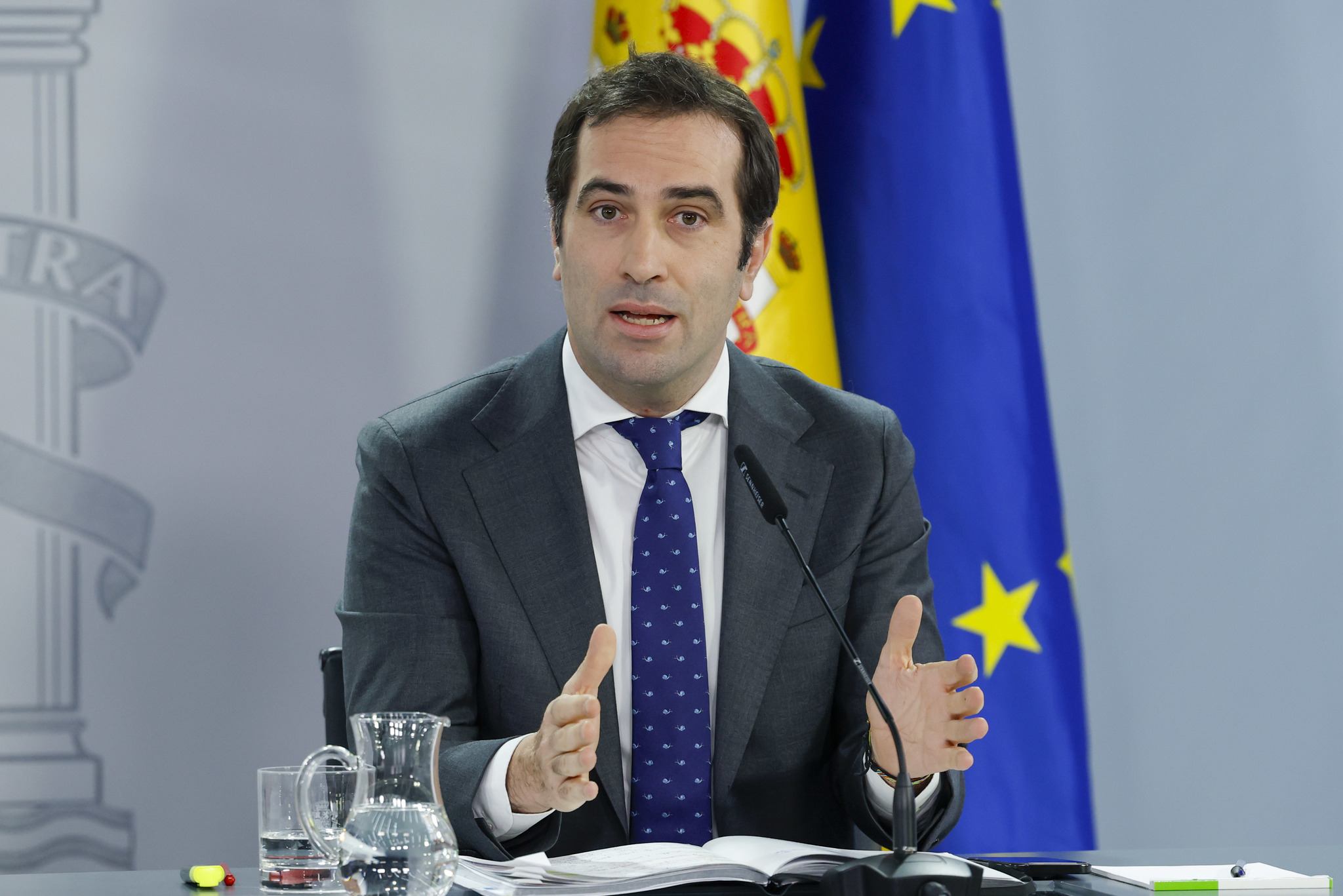 El Gobierno impone topes al interés máximo de los créditos rápidos