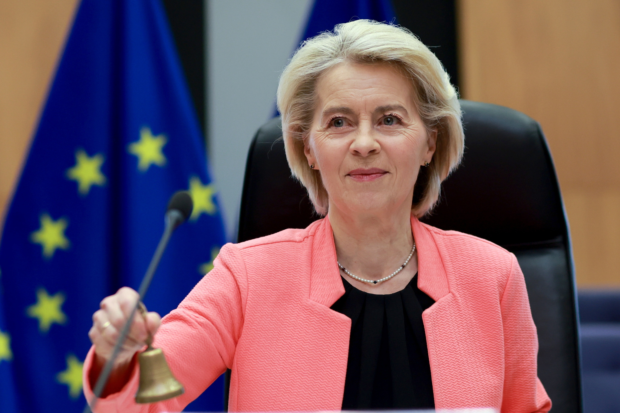 Bruselas pide a Trump «claridad» y «estabilidad» para sus empresas