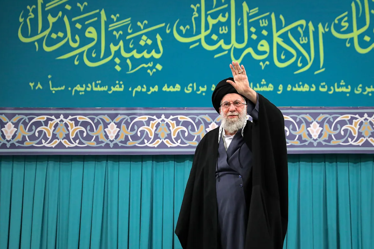 Trump confirma la muerte del ayatolá Jamenei y llama al pueblo iraní a «recuperar» su país
