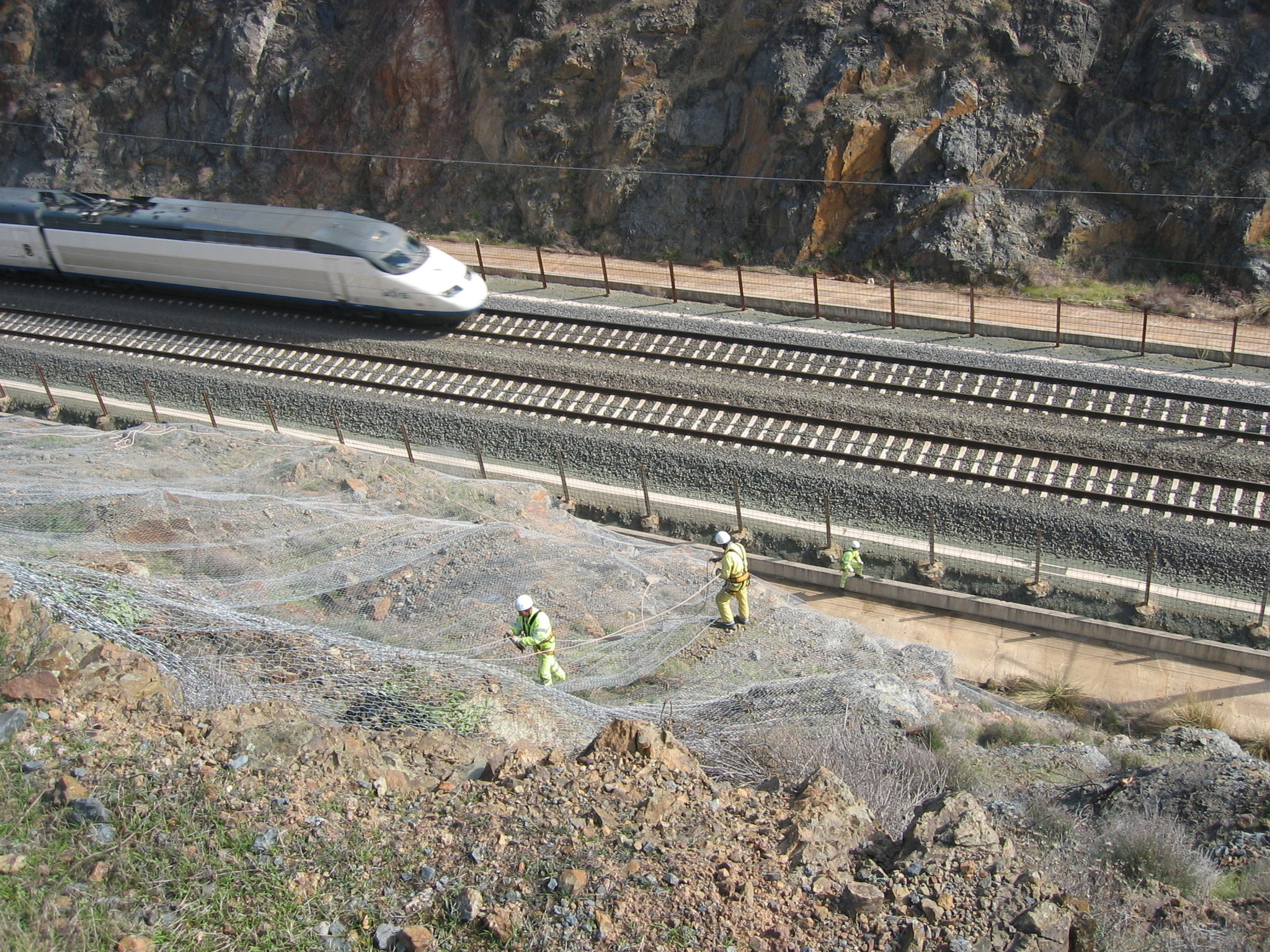 La inversión en infraestructuras ferroviarias se hunde más de un 66% desde 2009