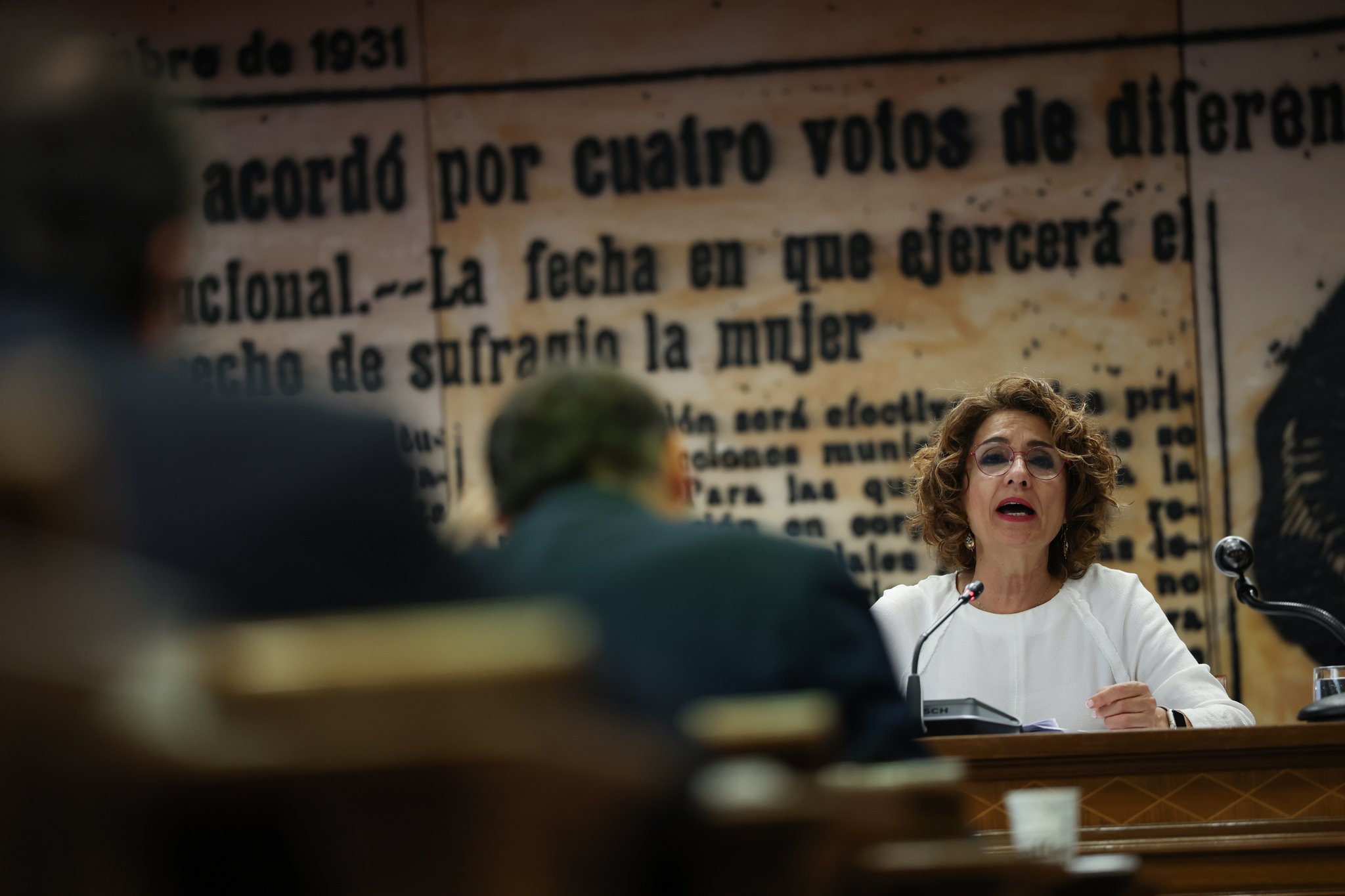 Montero promete el 2,1% de gasto en Defensa este año, 2.300 millones más