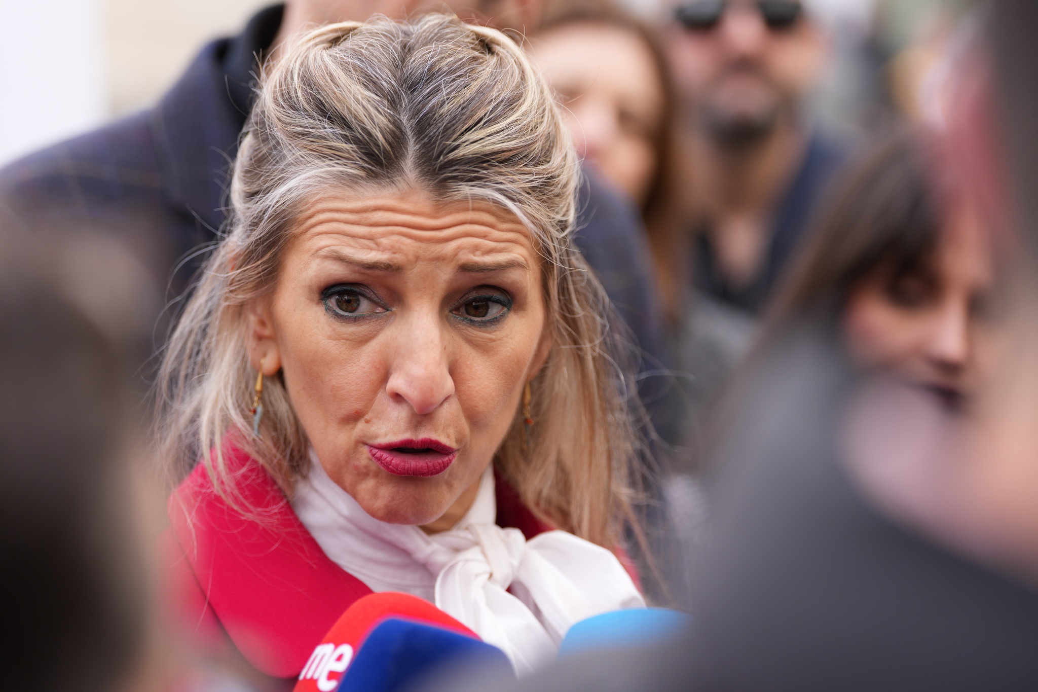 Yolanda Díaz avanza que el Gobierno prohibirá los despidos por causas energéticas tras el alza del petróleo