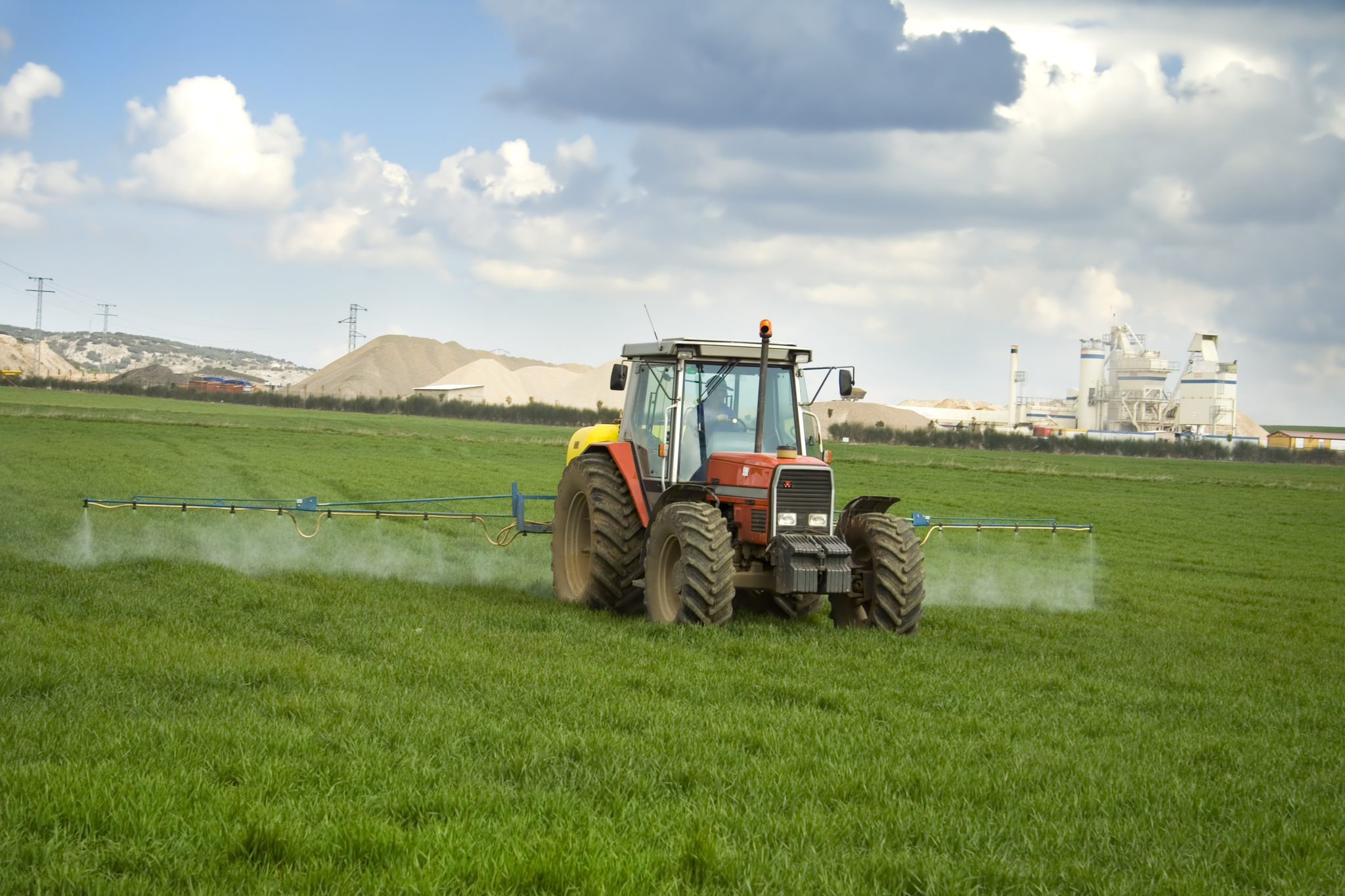 Alarma en el campo español: el gasóleo agrícola y los fertilizantes se disparan por la guerra