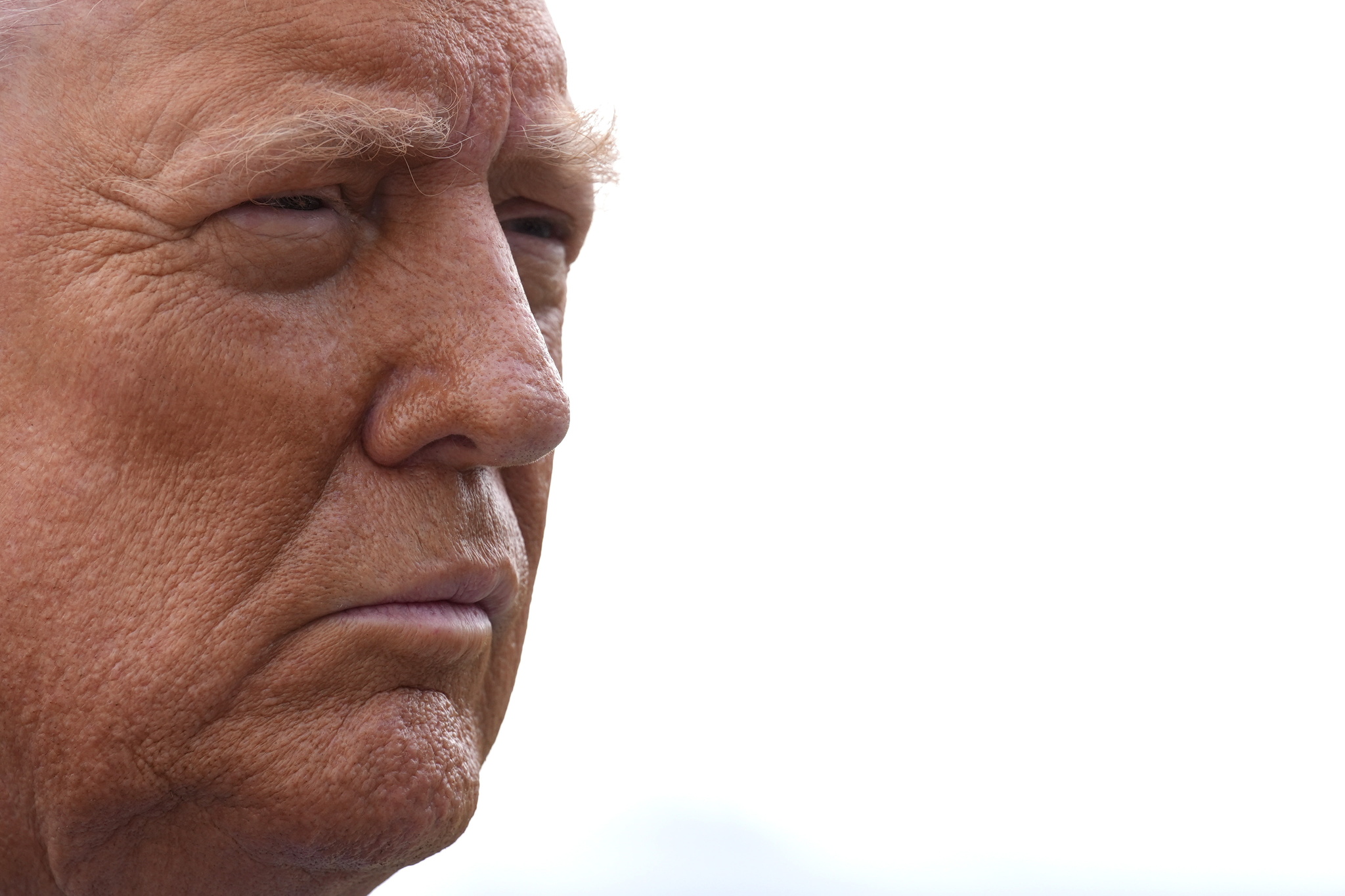 Trump varnar Nato för "mycket dålig framtid" om allierade inte hjälper oss i Iran