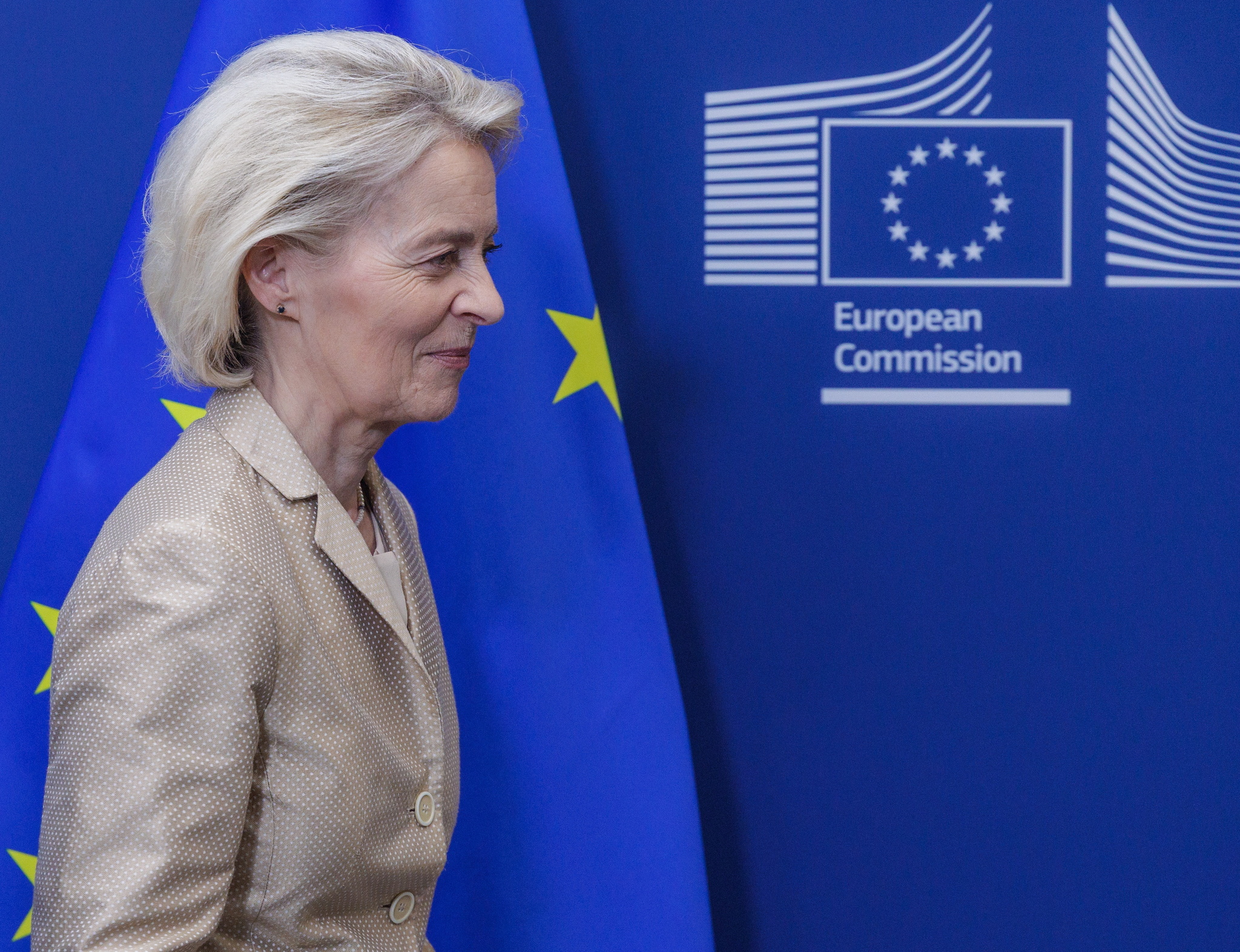 Bruselas dota a las empresas europeas de armas para blindarse de opas hostiles