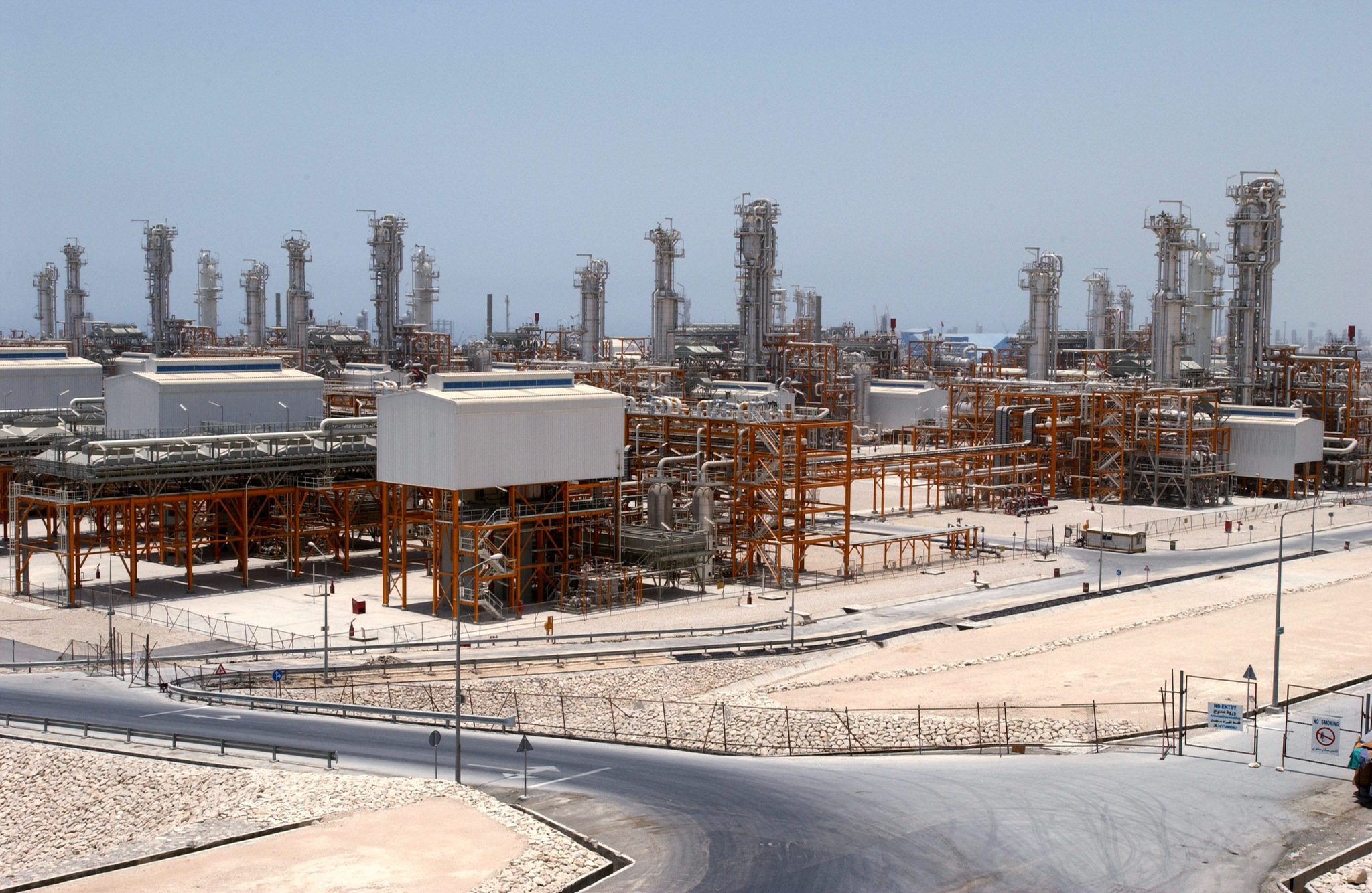 Tensión máxima sobre el petróleo y el gas