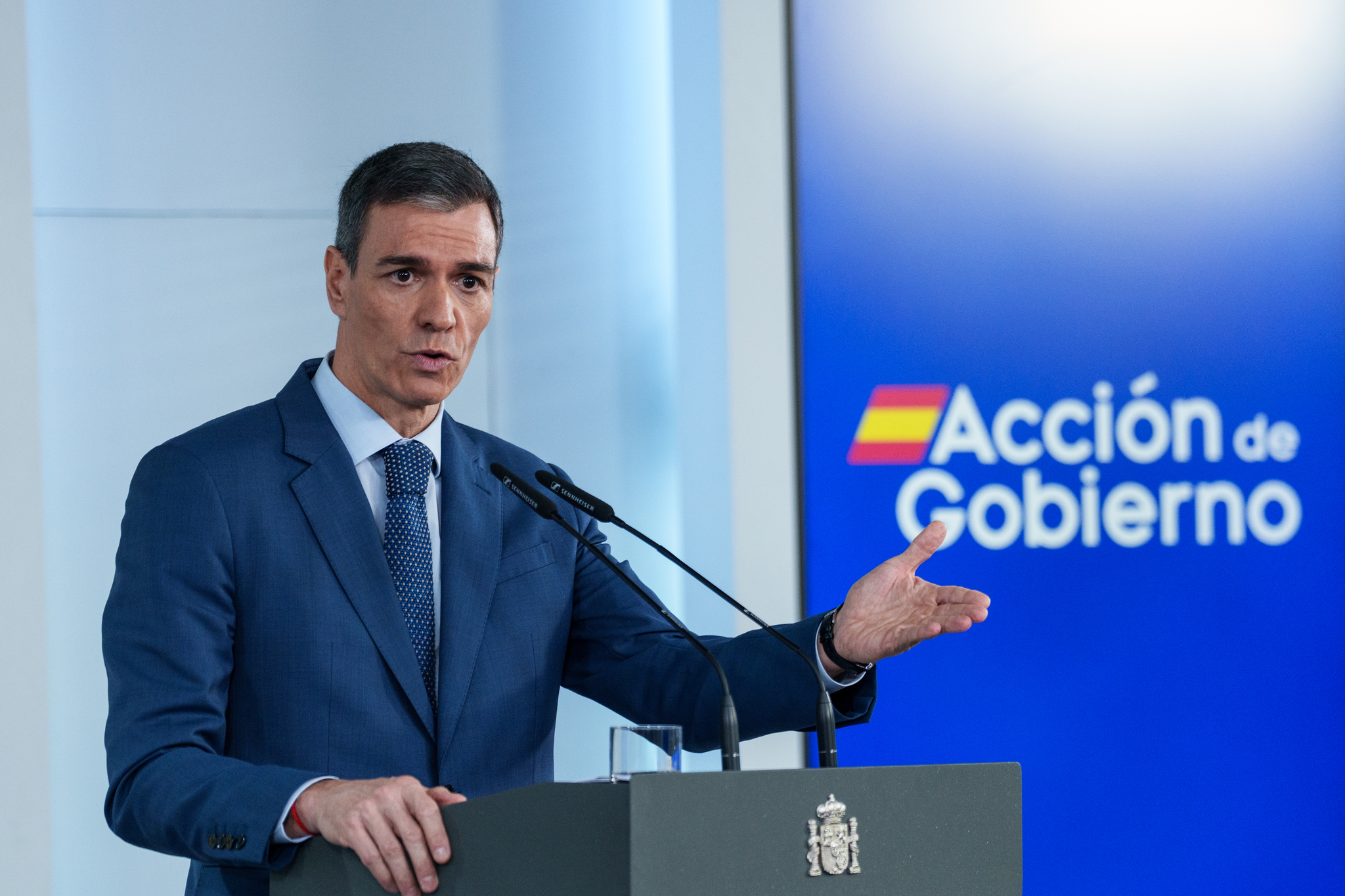 El Gobierno se retrata con su escudo ‘social’